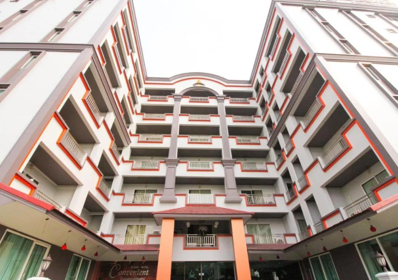 Property building in Convenient Grand Plus Hotel Suvarnabhumi