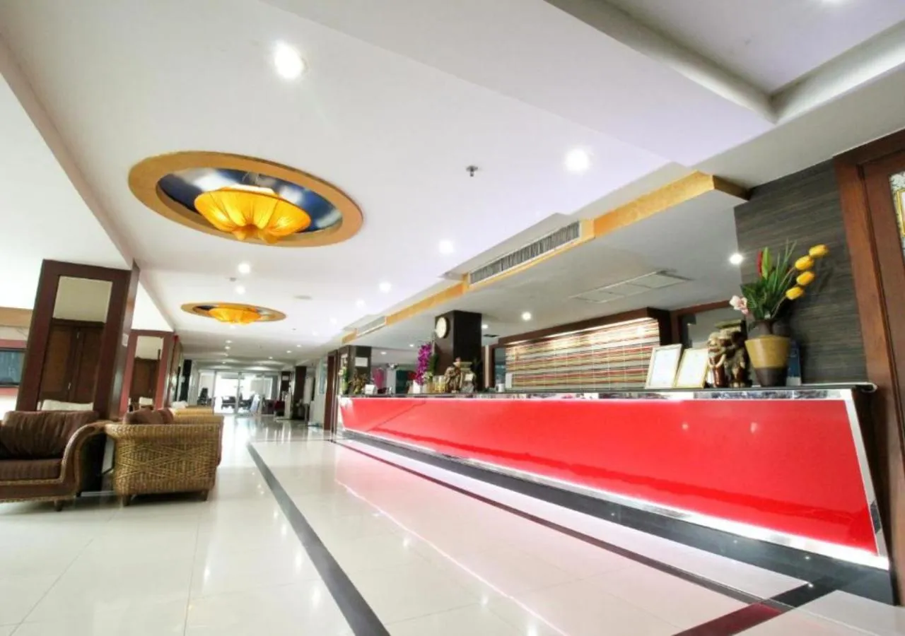 Lobby or reception in Convenient Grand Plus Hotel Suvarnabhumi