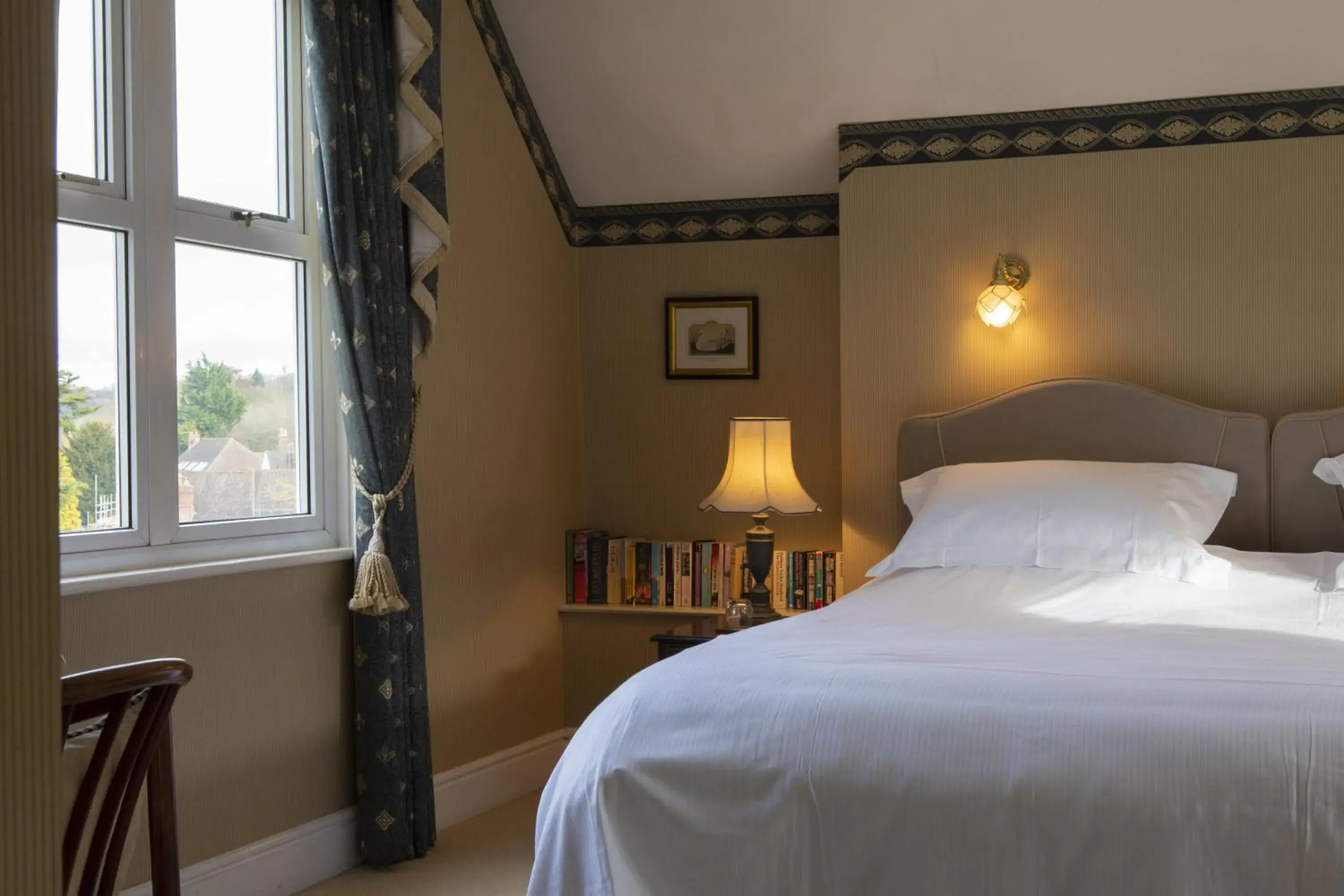Suite with Garden View in Cleeve Hill Hotel Suite with Garden View in Cleeve Hill Hotel