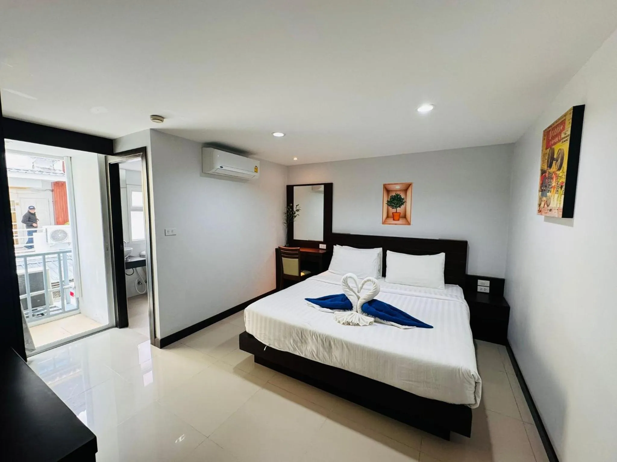 Bedroom, Bed in La Casa Patong