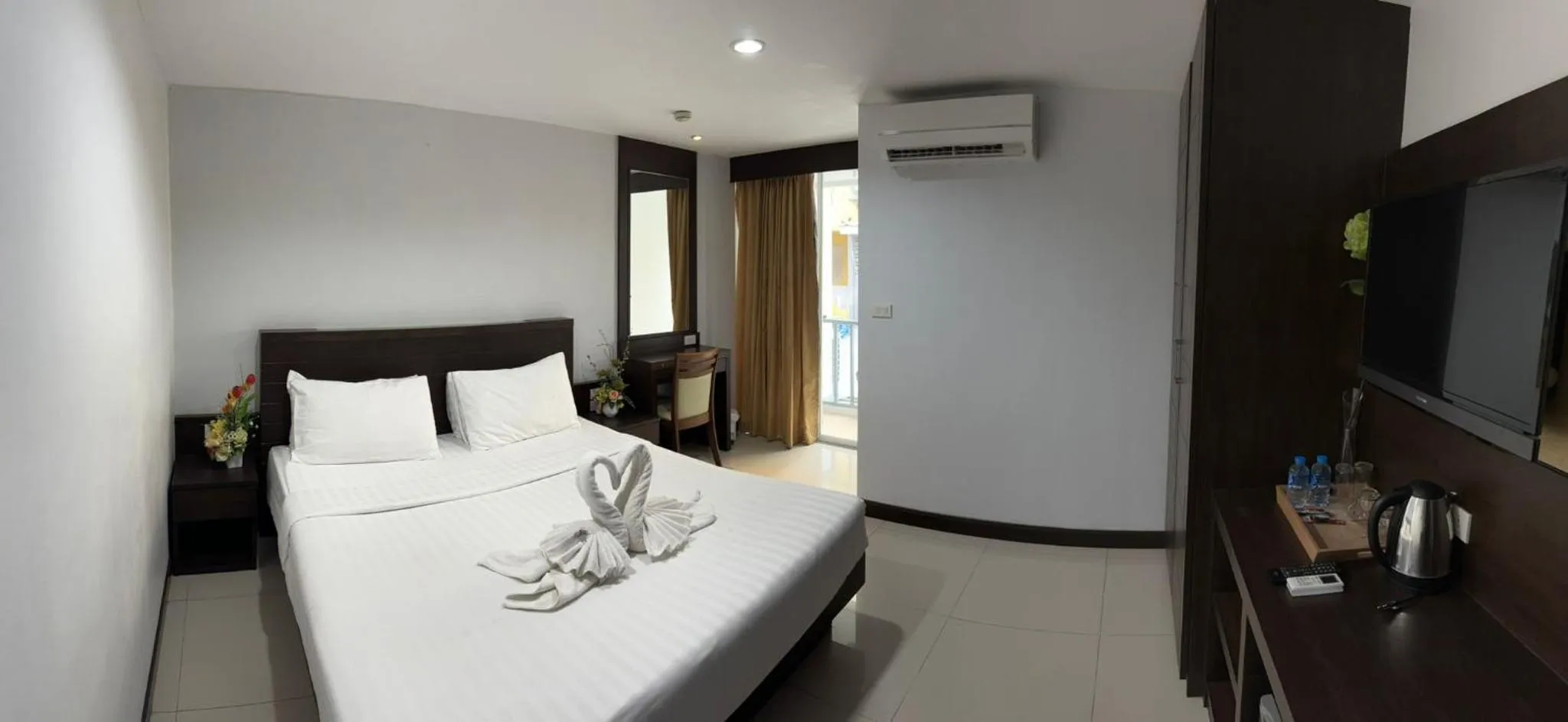 Bed in La Casa Patong