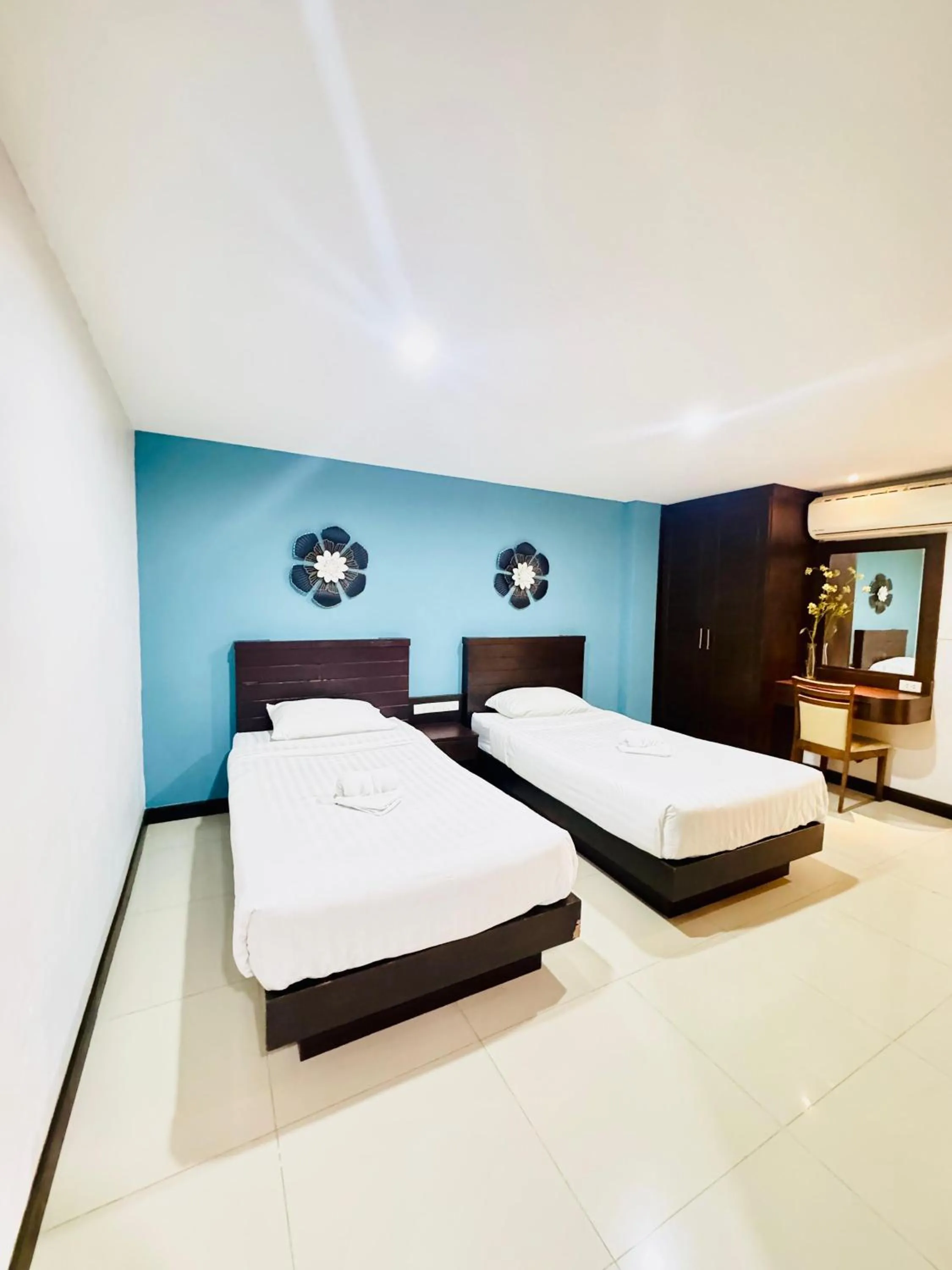 Bedroom, Bed in La Casa Patong