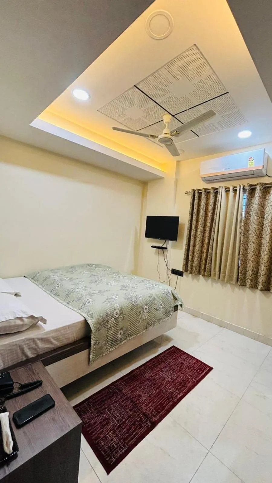 Bed in Hotel Vivaanta