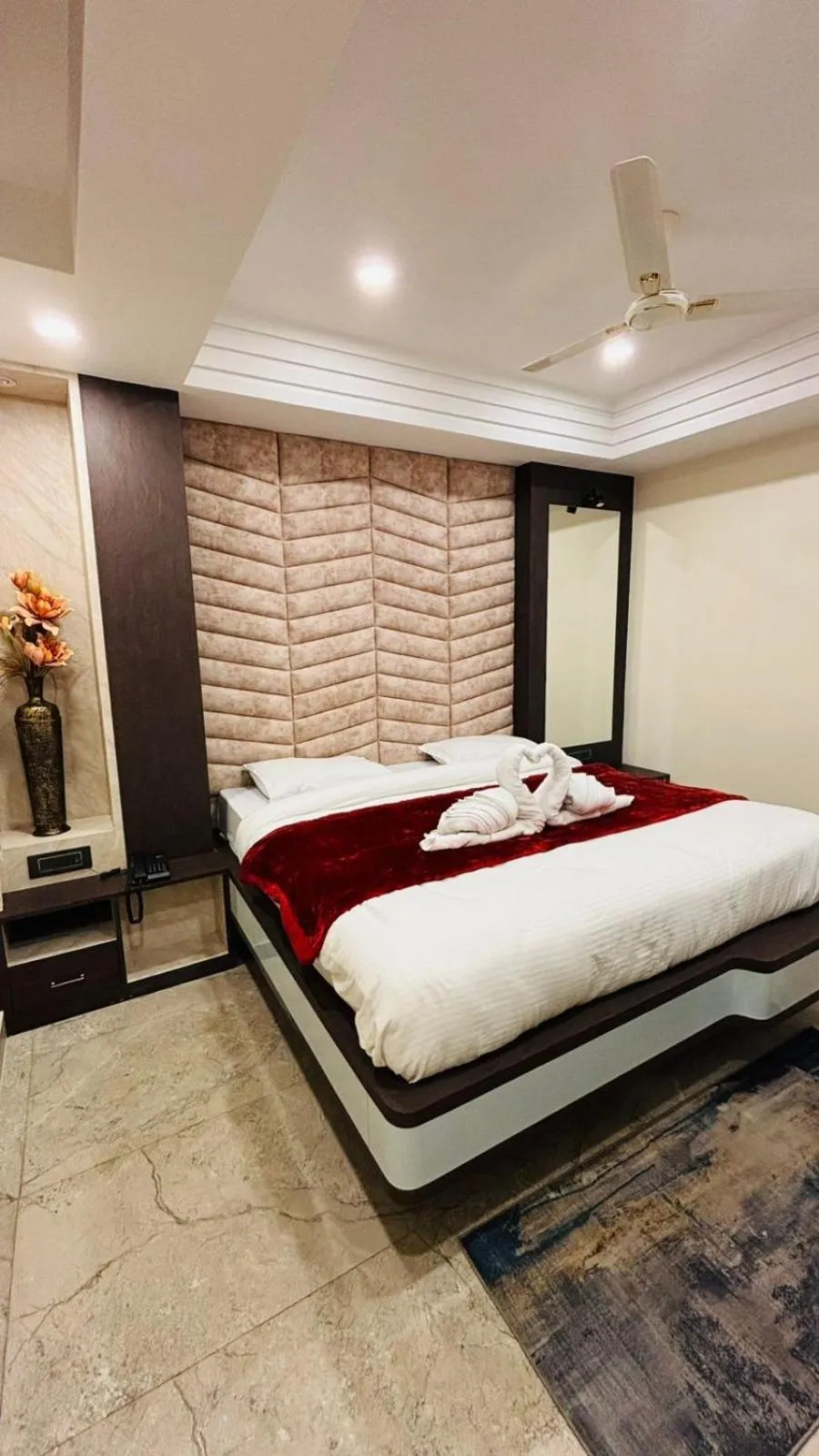 Bed in Hotel Vivaanta