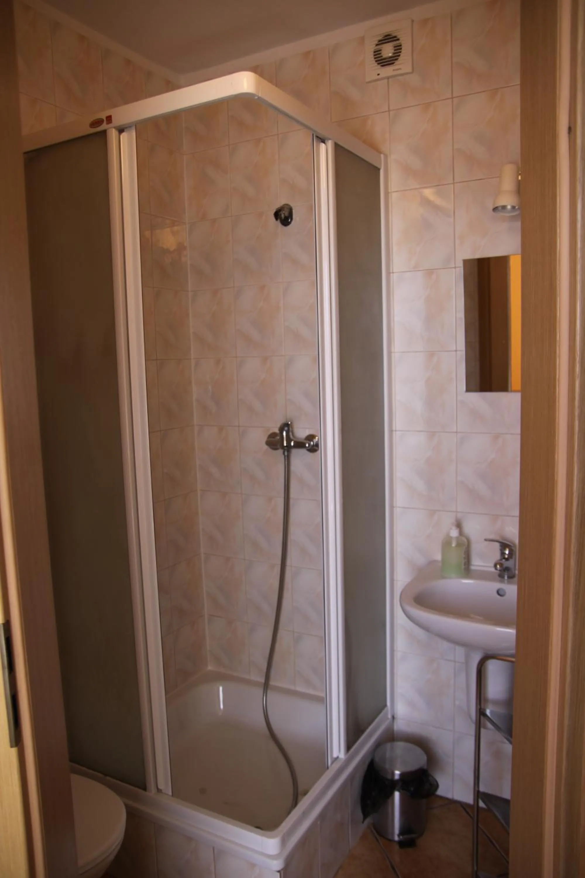 Toilet in Willa Edi