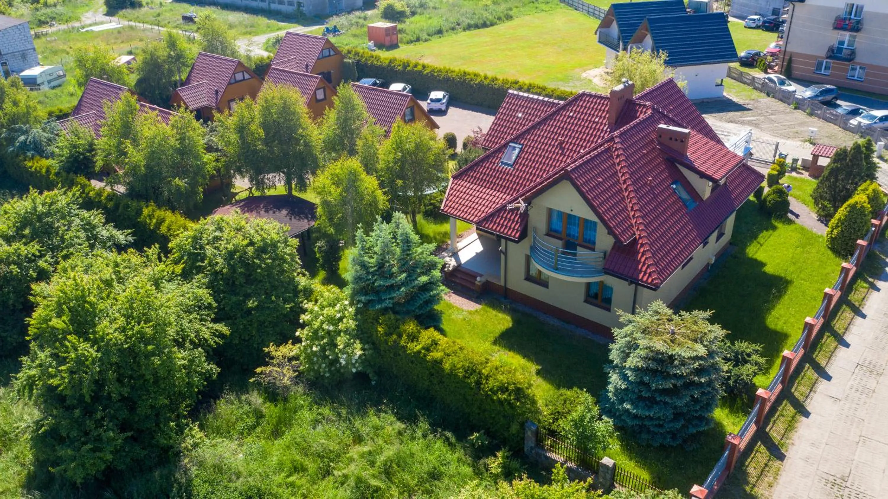 Property building in Willa Edi