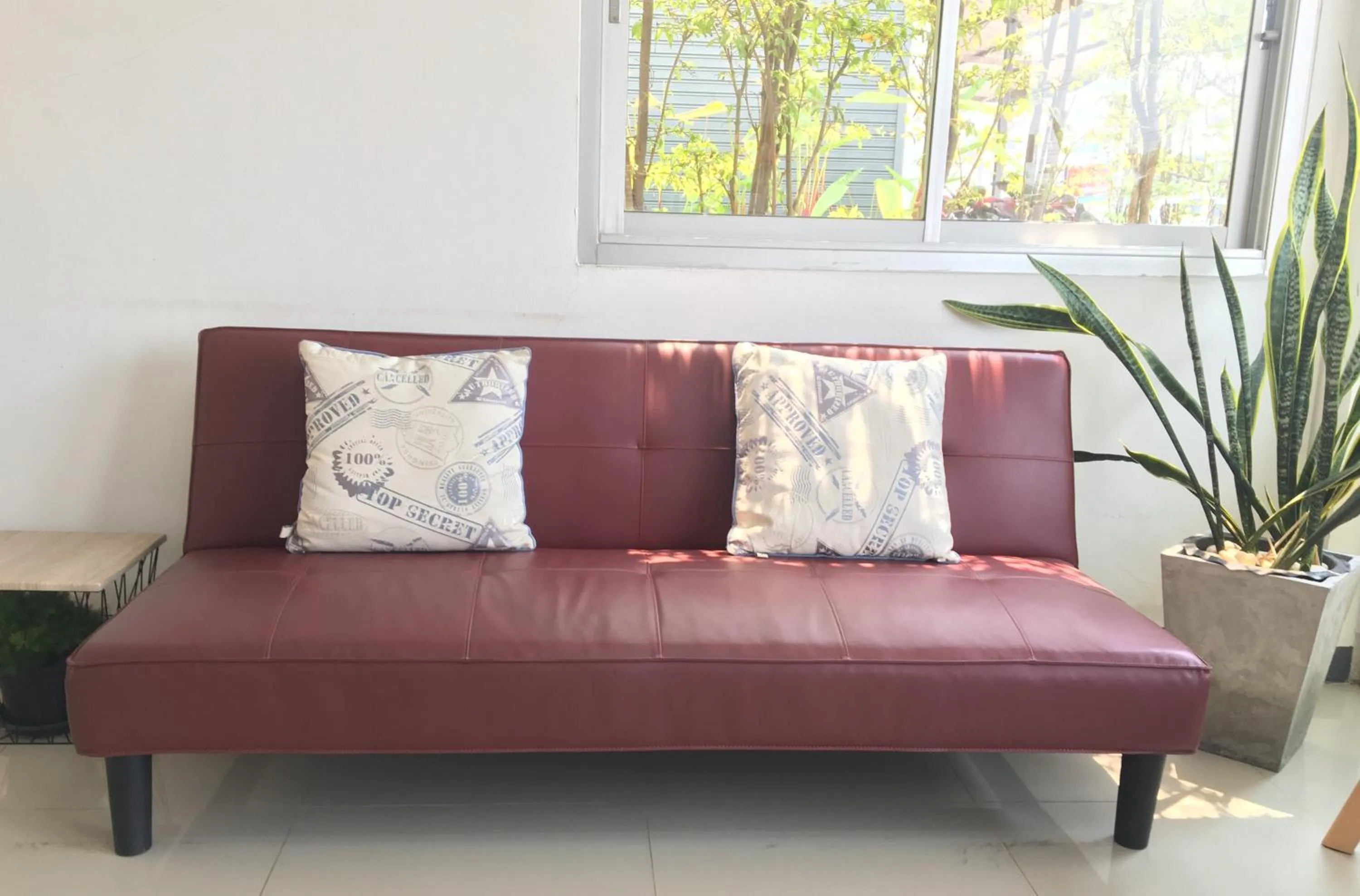 Living room in Honghub Sakon Hotel