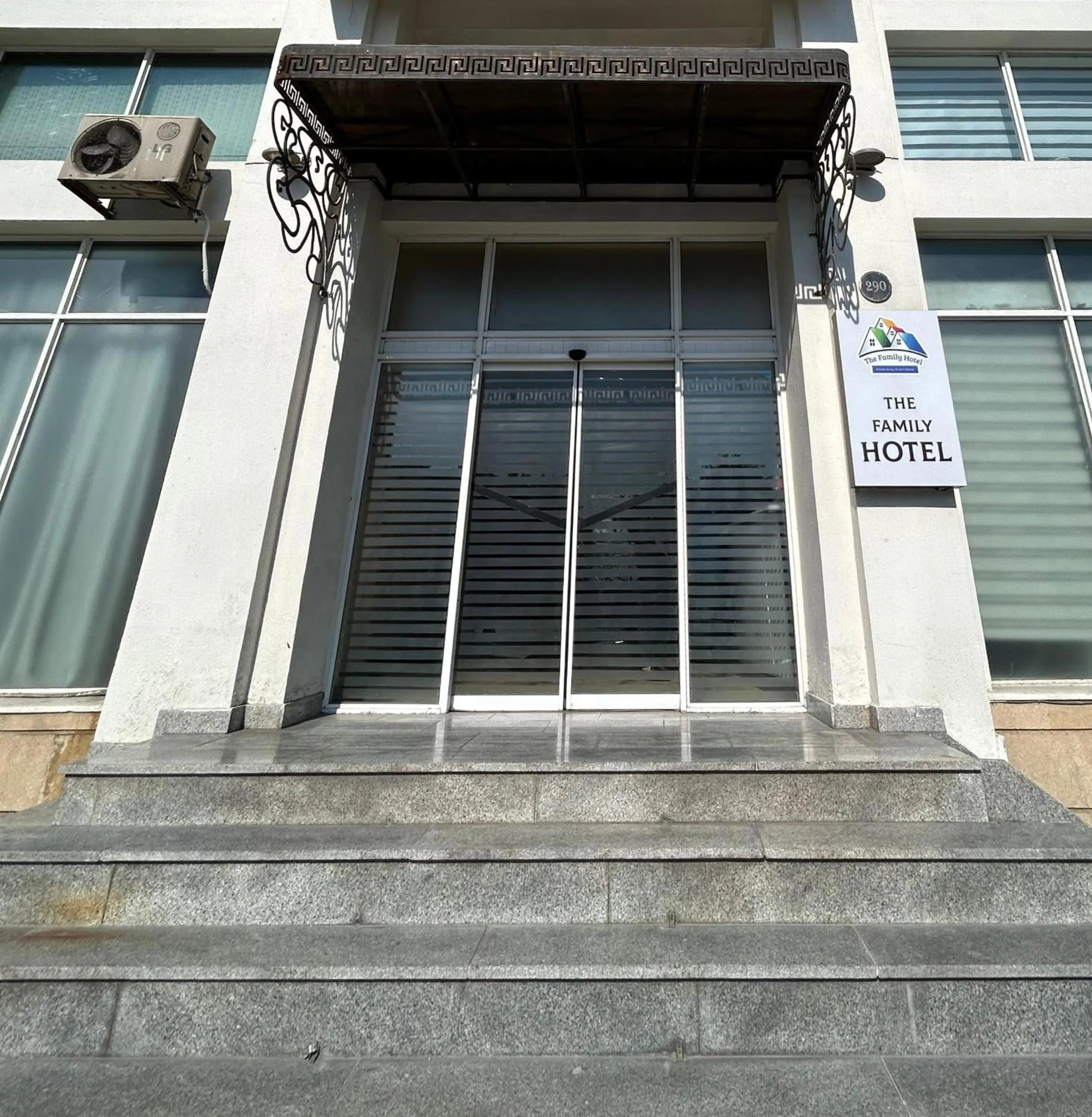 Facade/entrance in Family Hotel - Free Massage