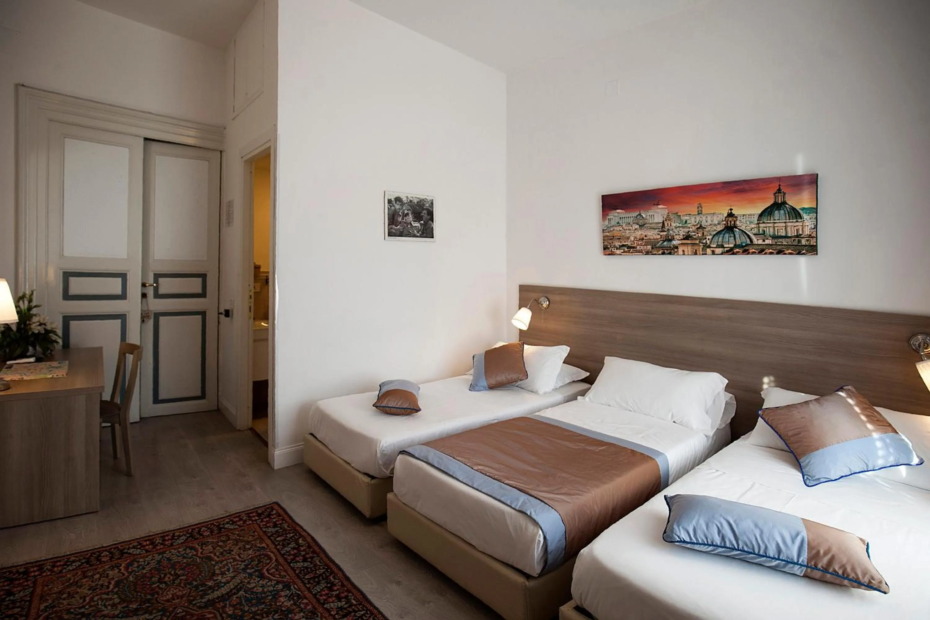 Photo of the whole room, Bed in Roman Holidays cuore dell'Impero
