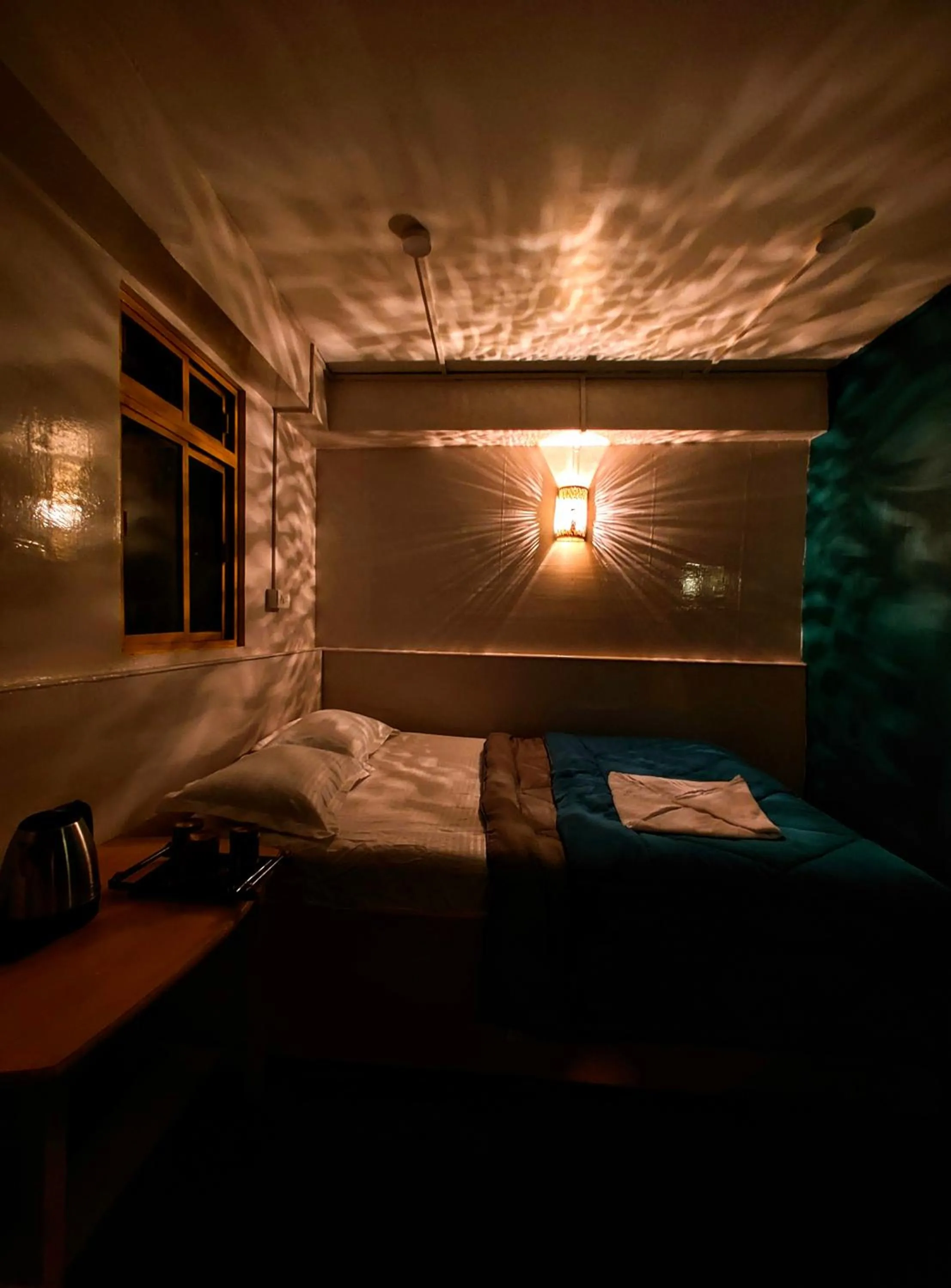 Bed in Hidden Monkey Stays Darjeeling, Batasia