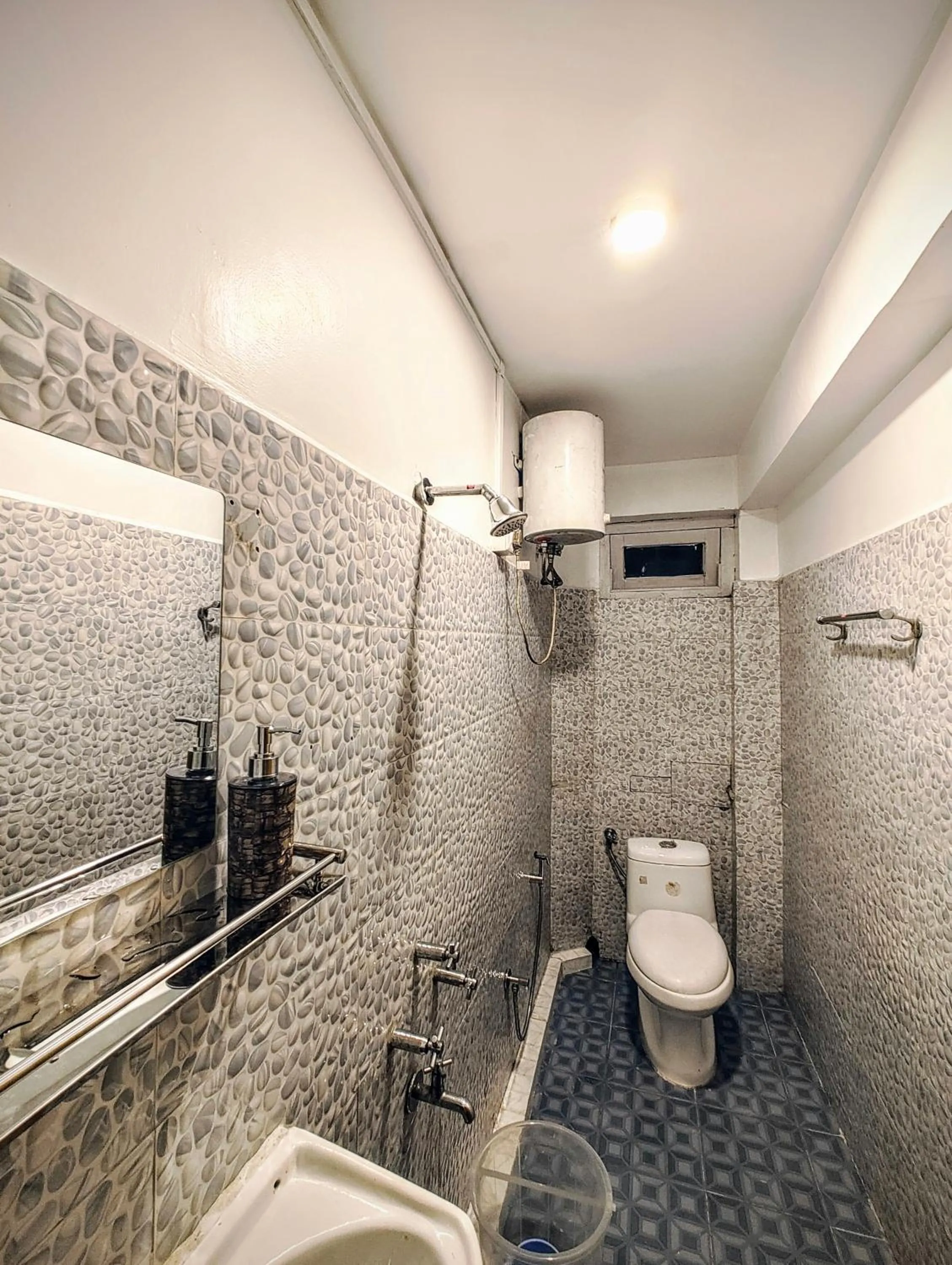 Bathroom in Hidden Monkey Stays Darjeeling, Batasia