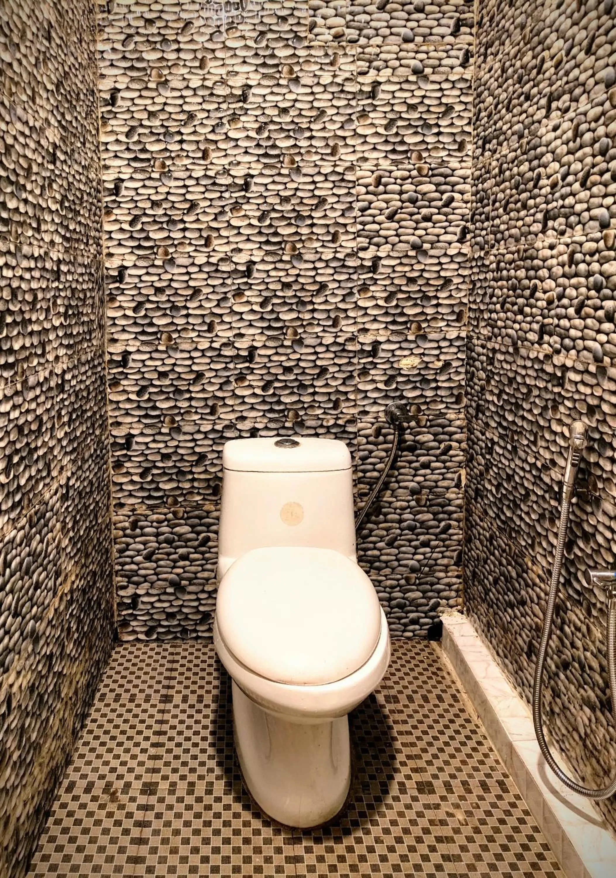 Bathroom in Hidden Monkey Stays Darjeeling, Batasia