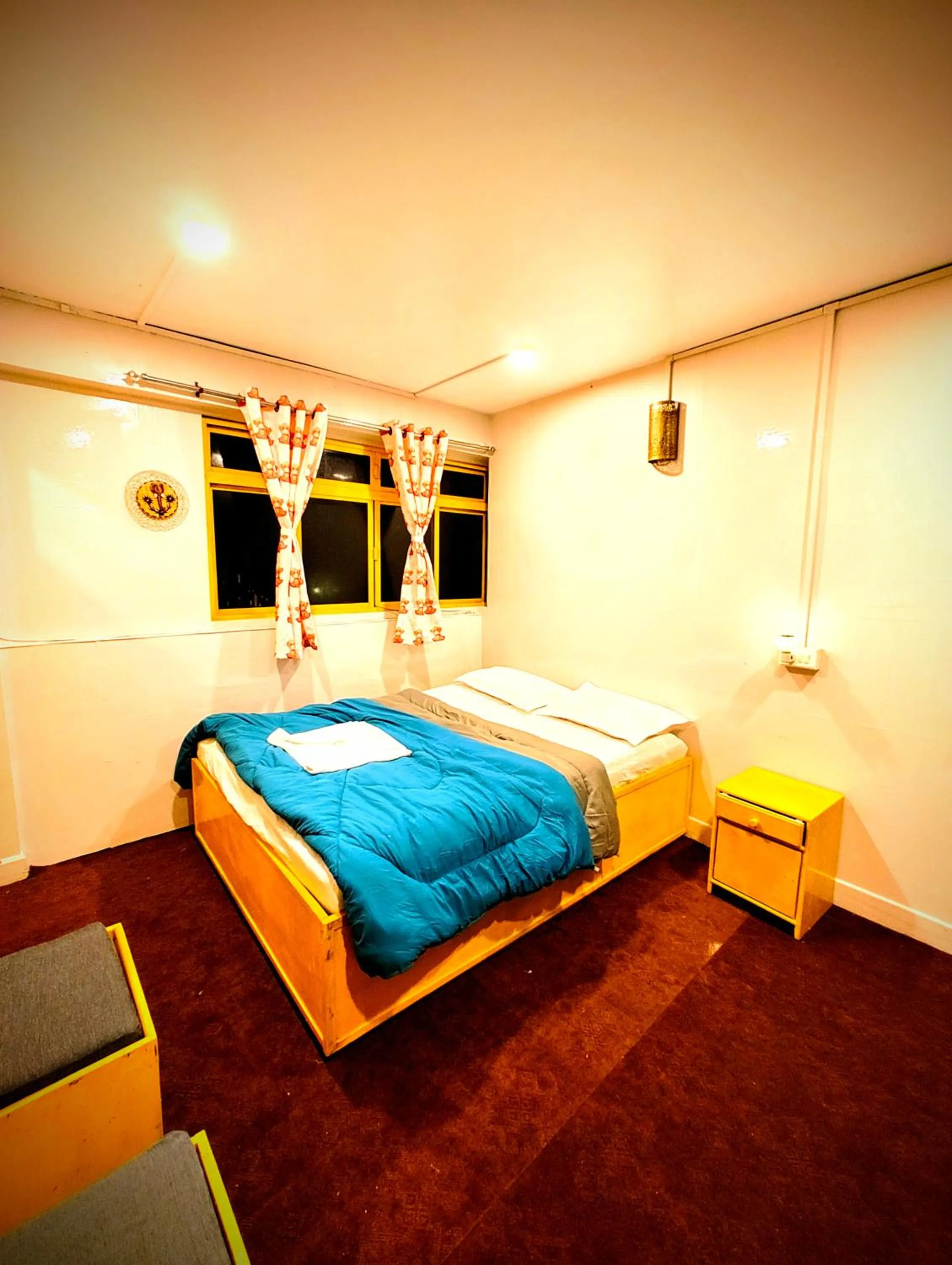 Photo of the whole room, Bed in Hidden Monkey Stays Darjeeling, Batasia