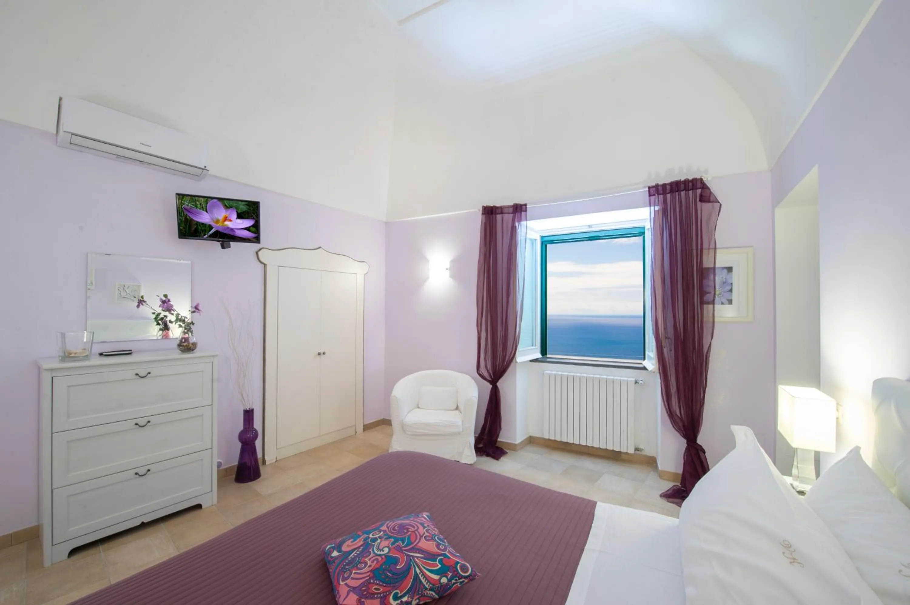Bed in Villa Knight
