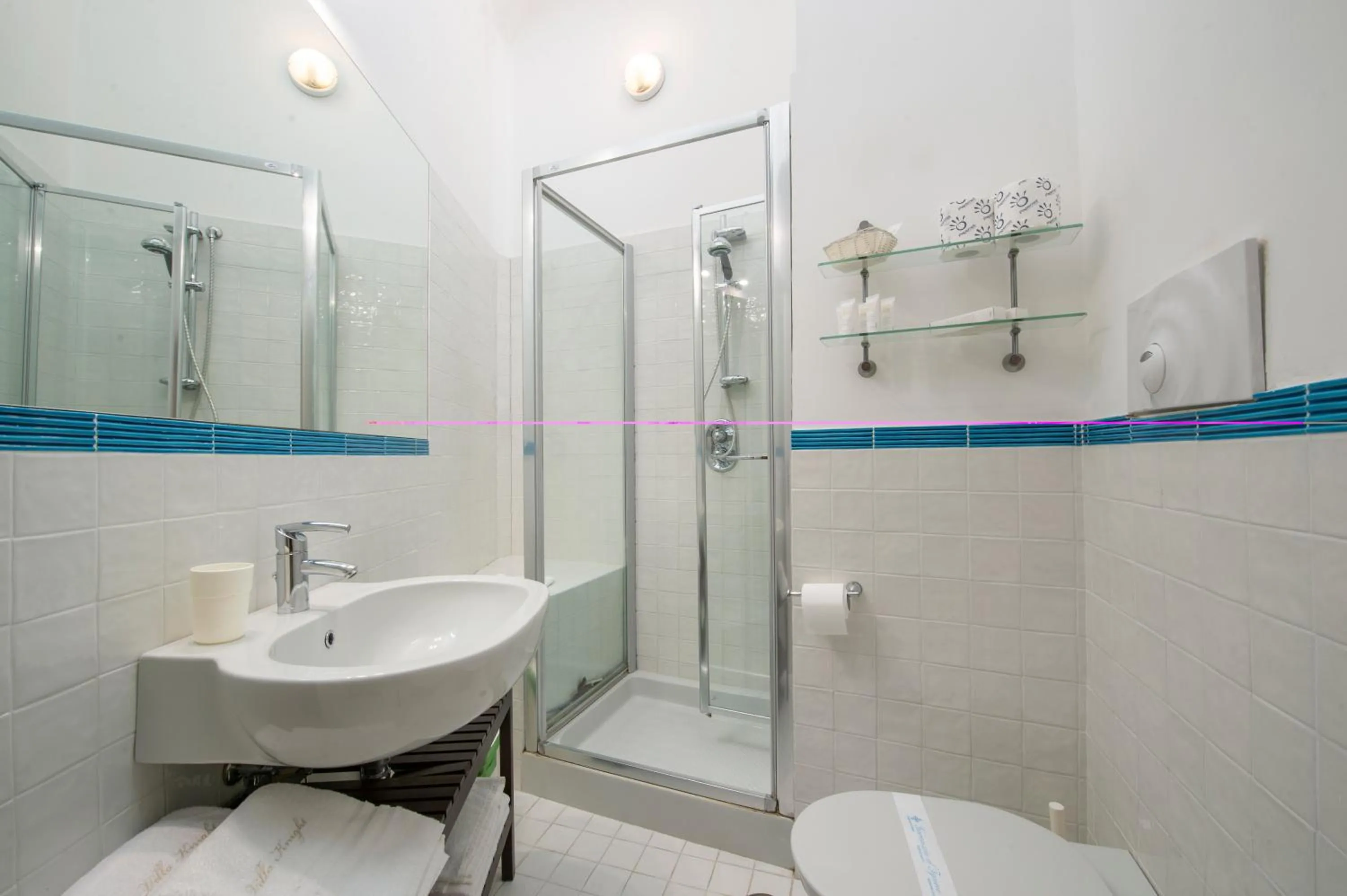 Shower in Villa Knight