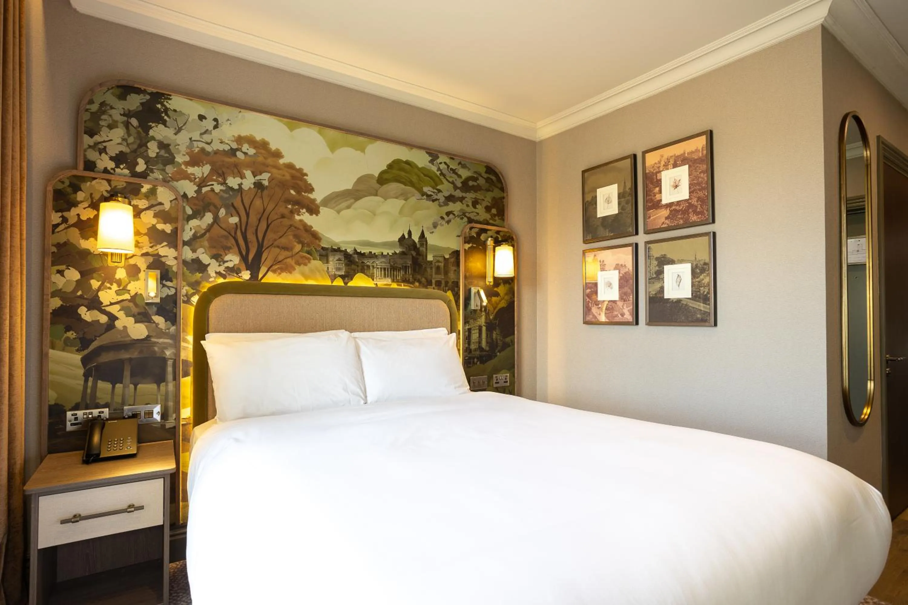 Bedroom, Bed in Cedar Court Hotel Harrogate