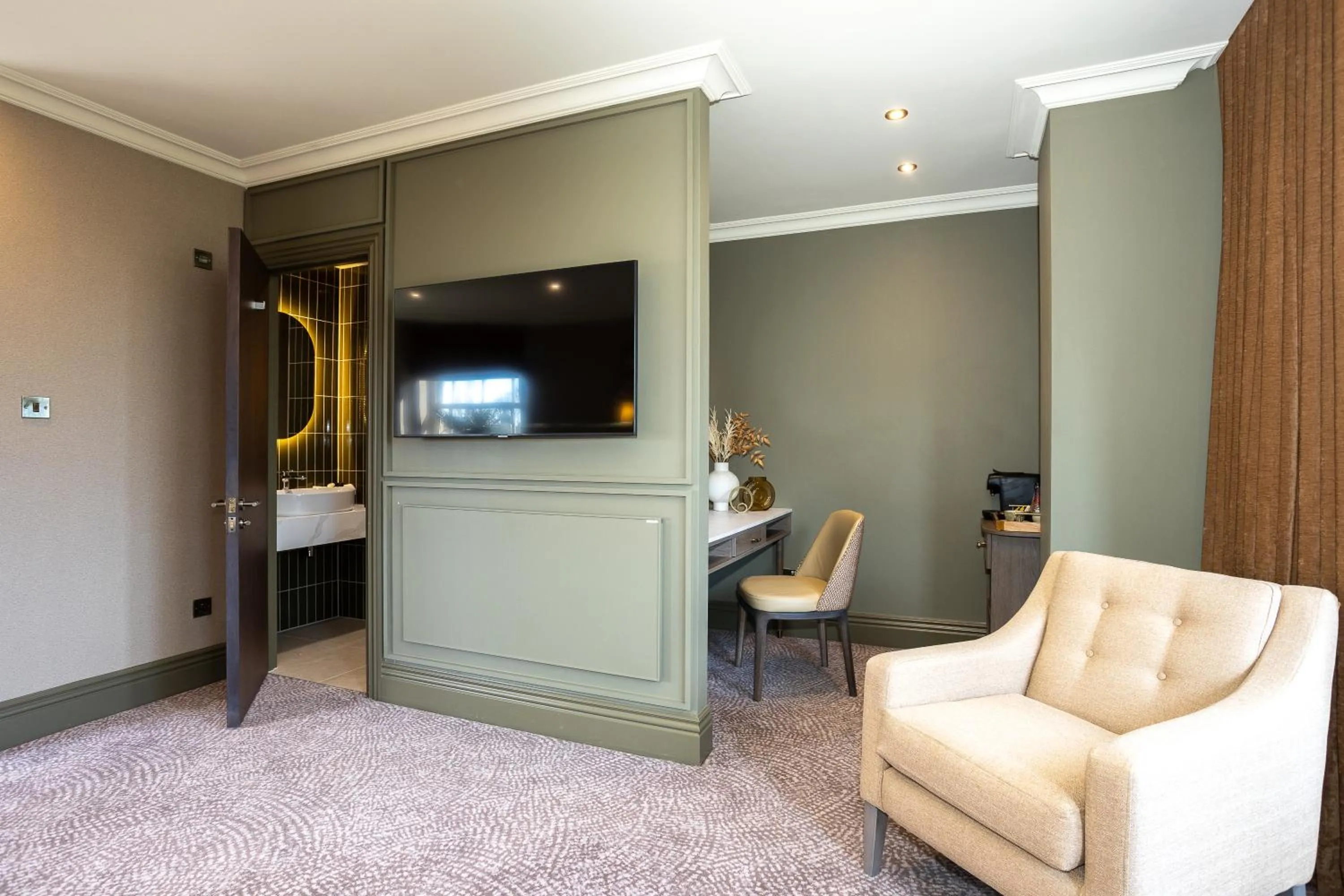 Seating area in Cedar Court Hotel Harrogate