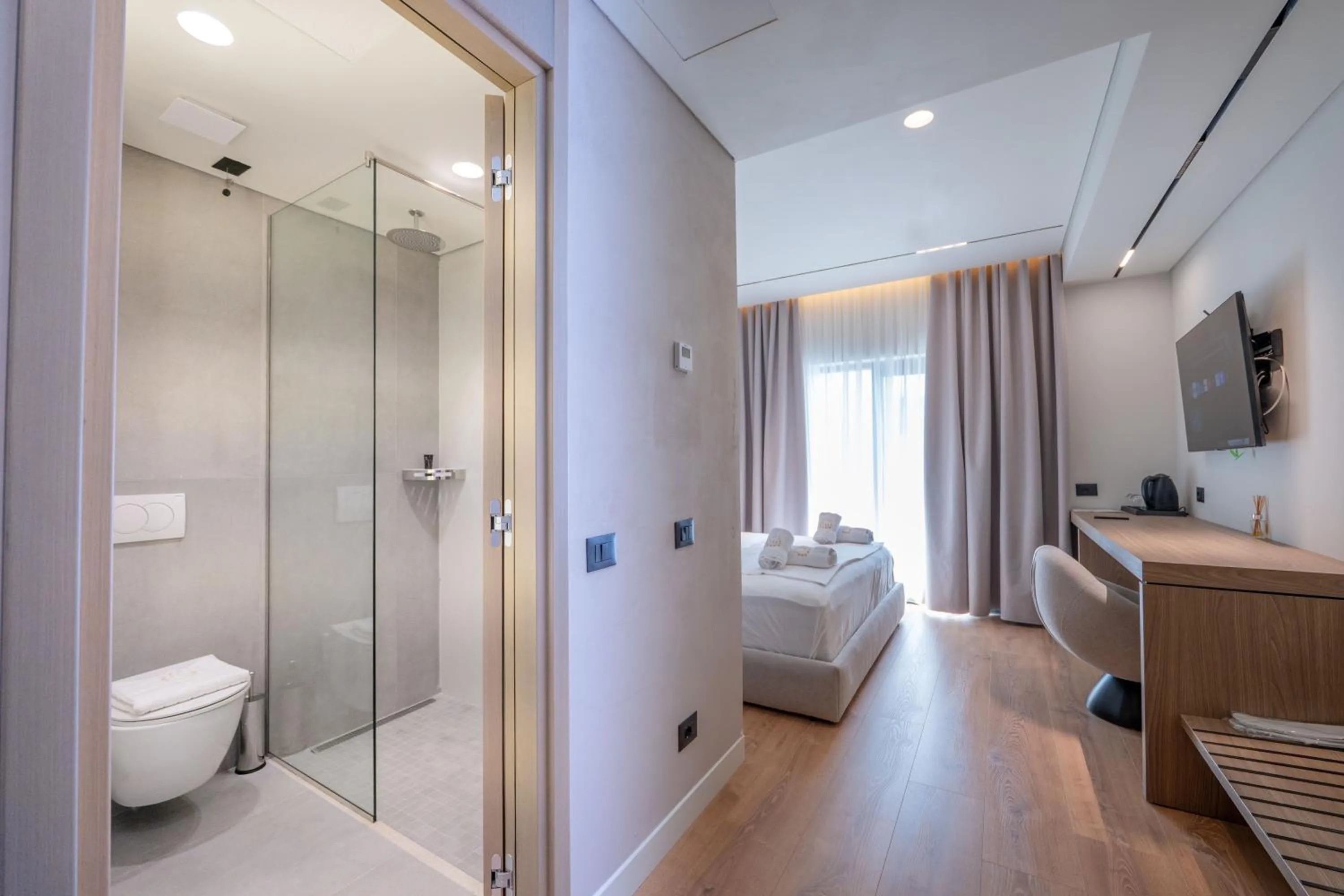 Shower in Grand Hotel Saranda