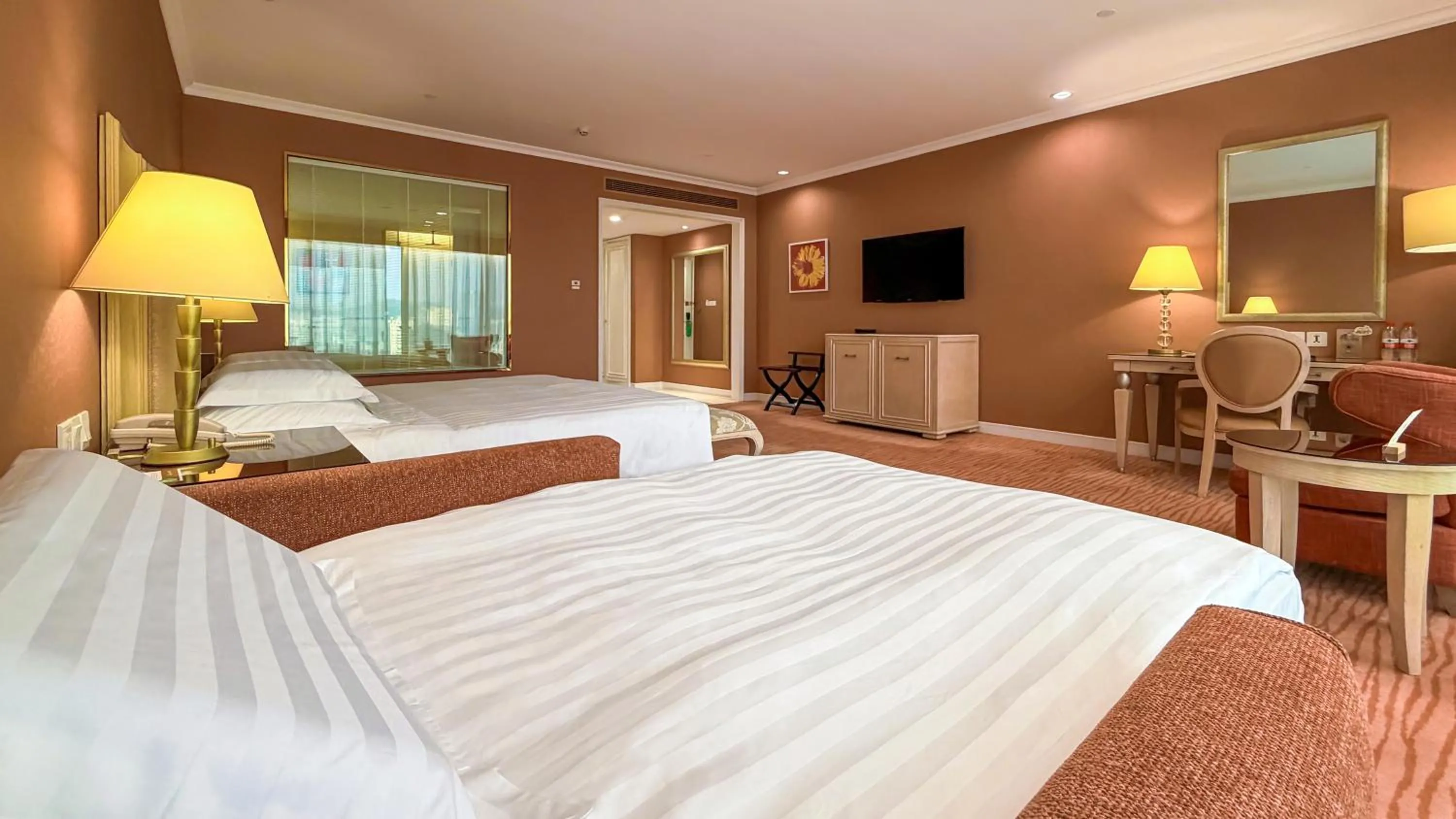 Bed in Similan Hotel Zhuhai-Gongbei Port