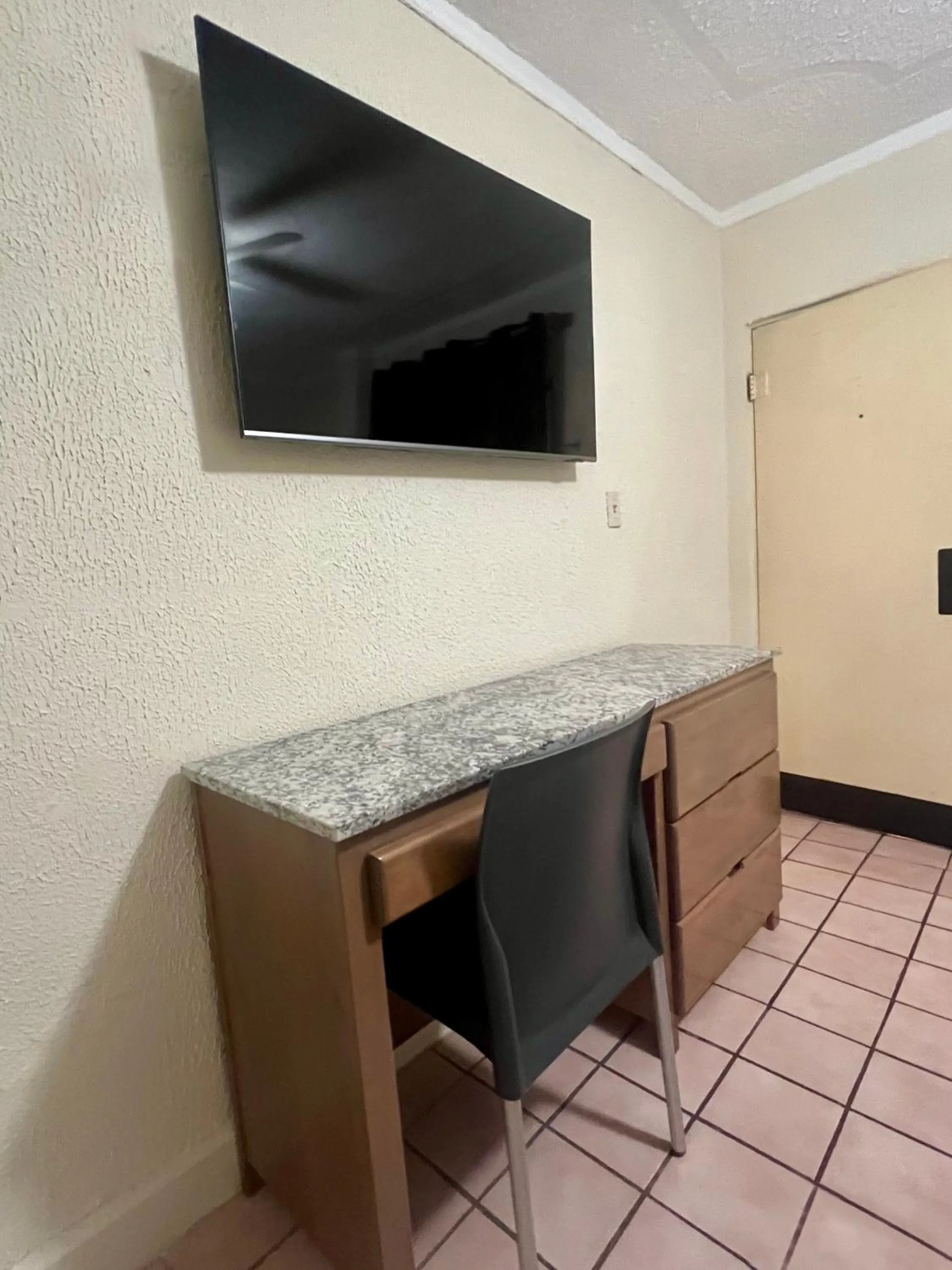 TV and multimedia in Hotel León