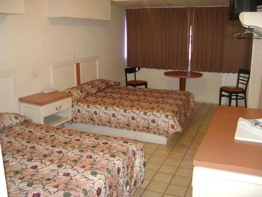 Photo of the whole room, Bed in Hotel León