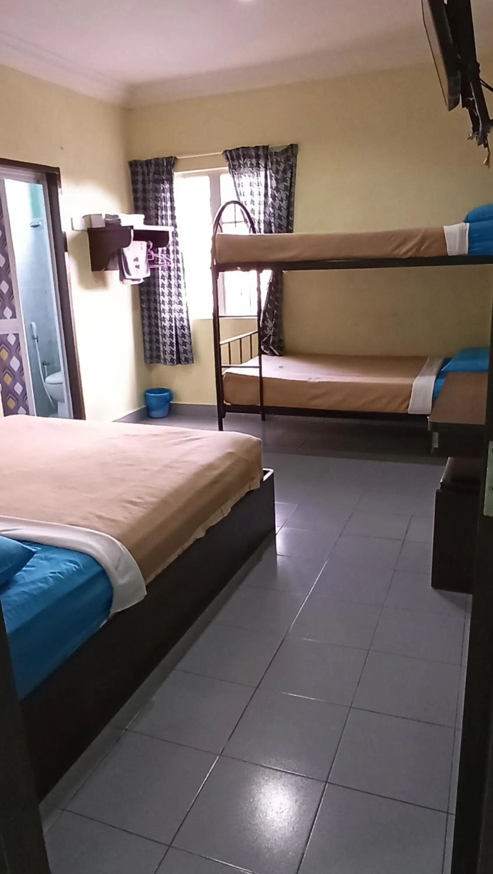 bunk bed, Bed in Ria Cameron Hotel