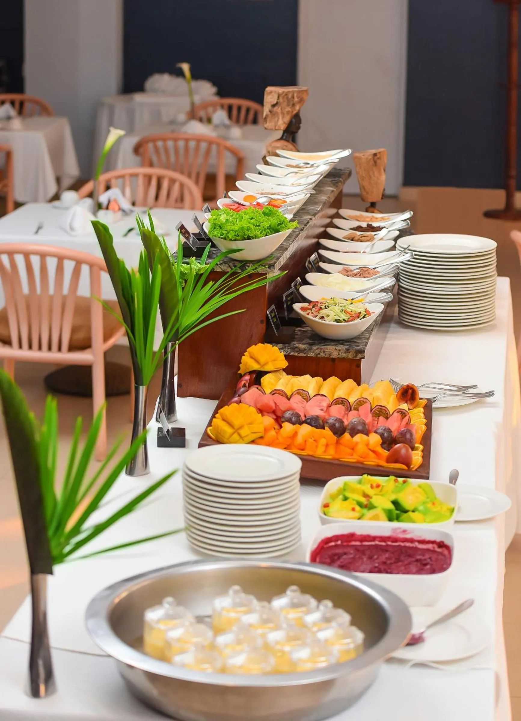 Breakfast in Hotel des Mille Collines
