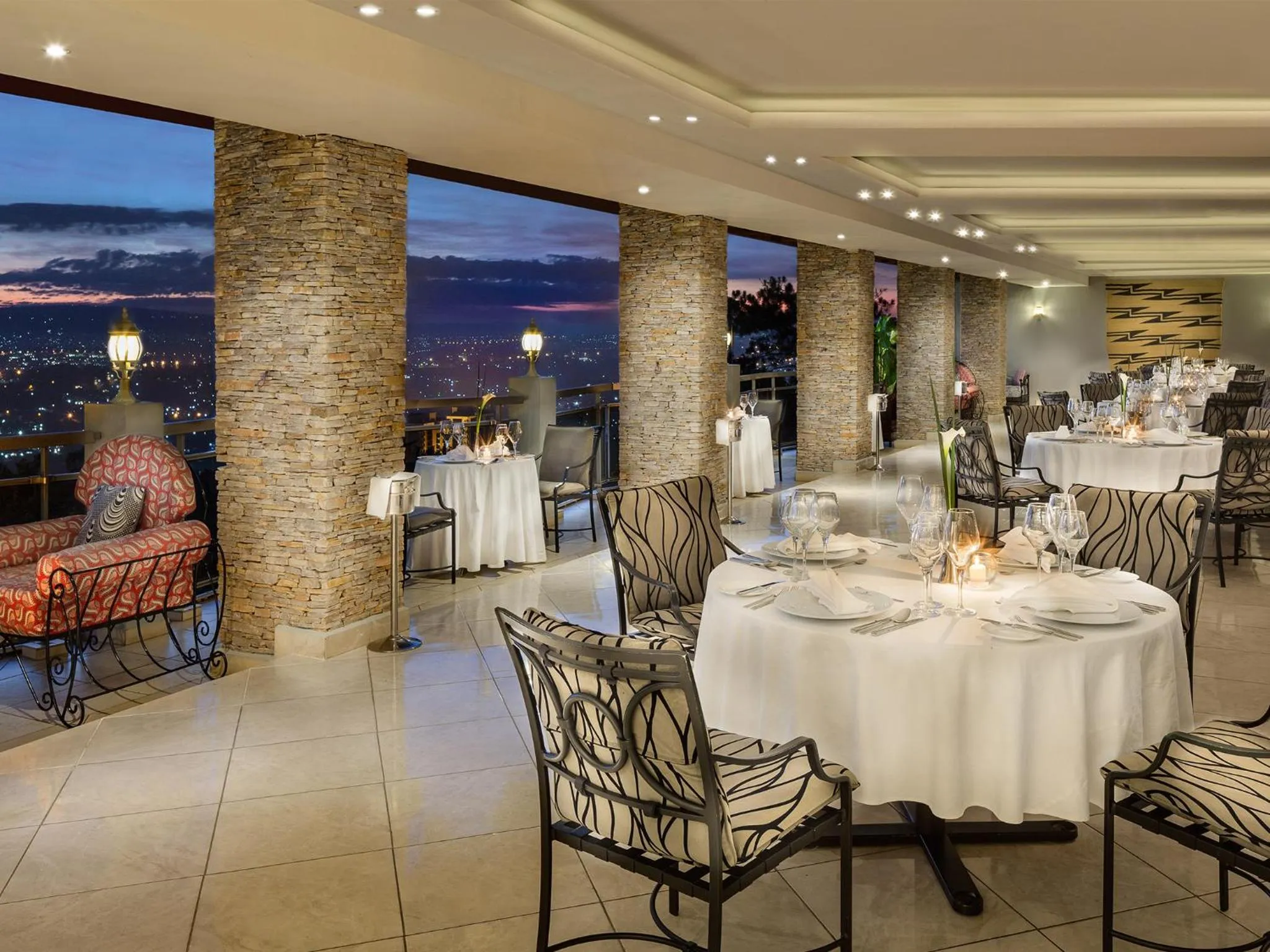 Restaurant/places to eat in Hotel des Mille Collines
