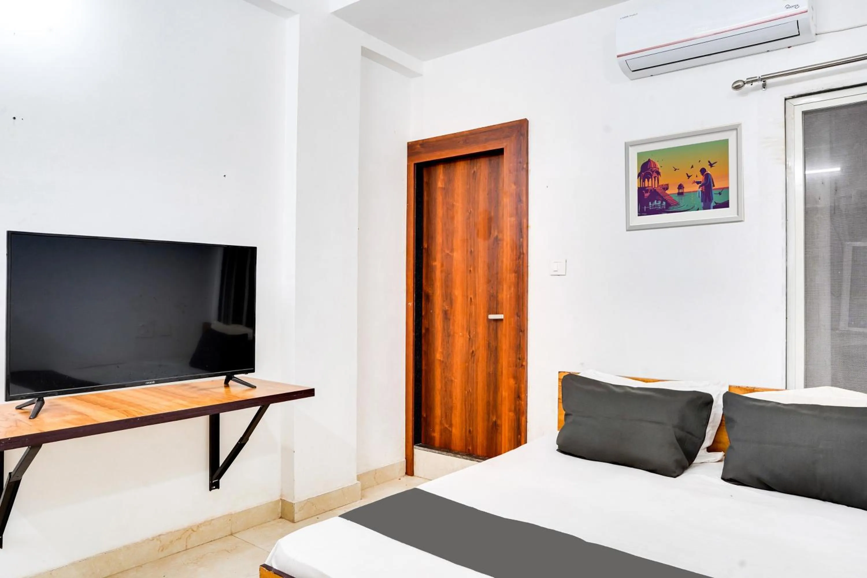 Bedroom, Bed in Hotel O Golden Pearl