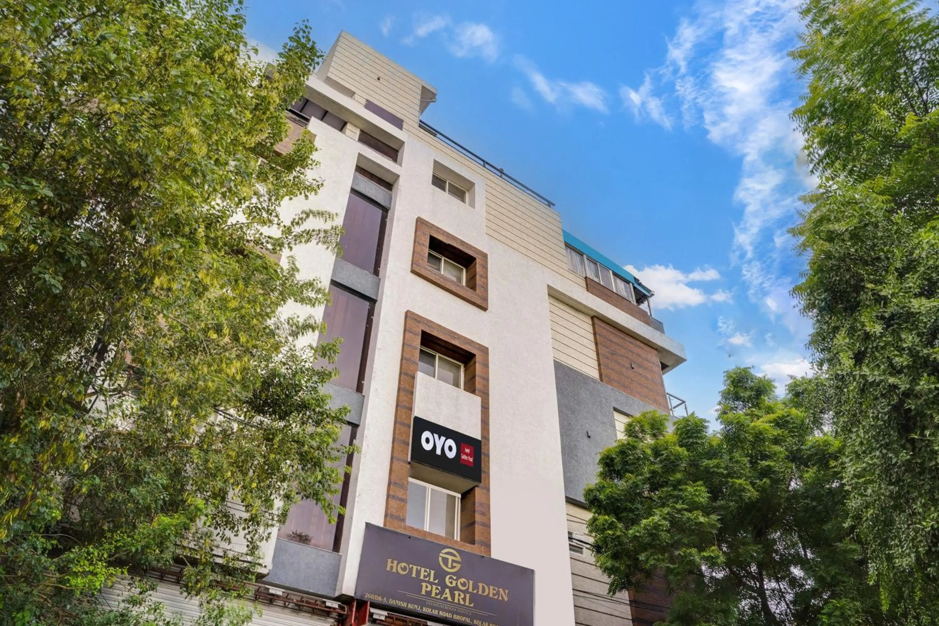 Facade/entrance in Hotel O Golden Pearl