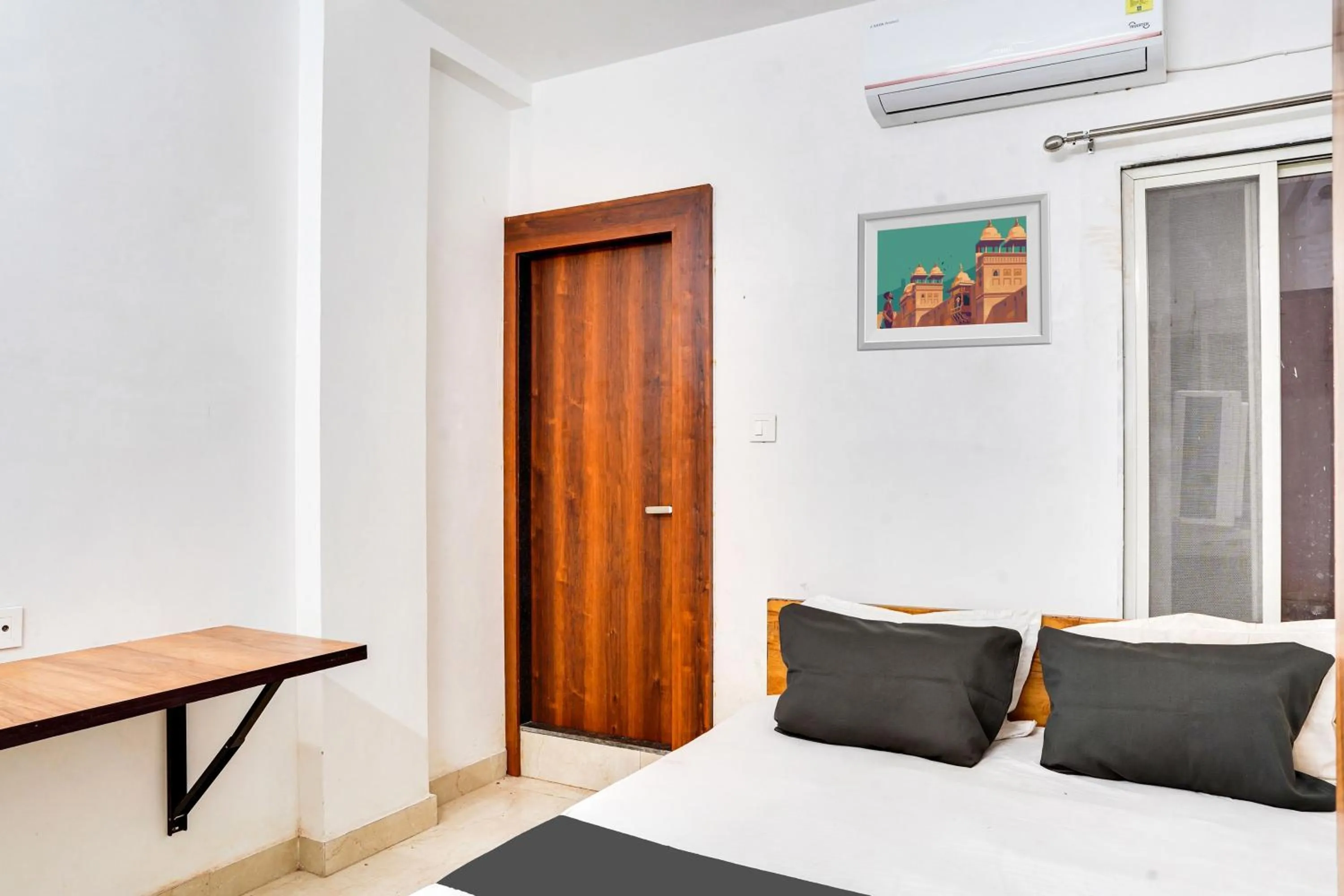 Bedroom, Bed in Hotel O Golden Pearl