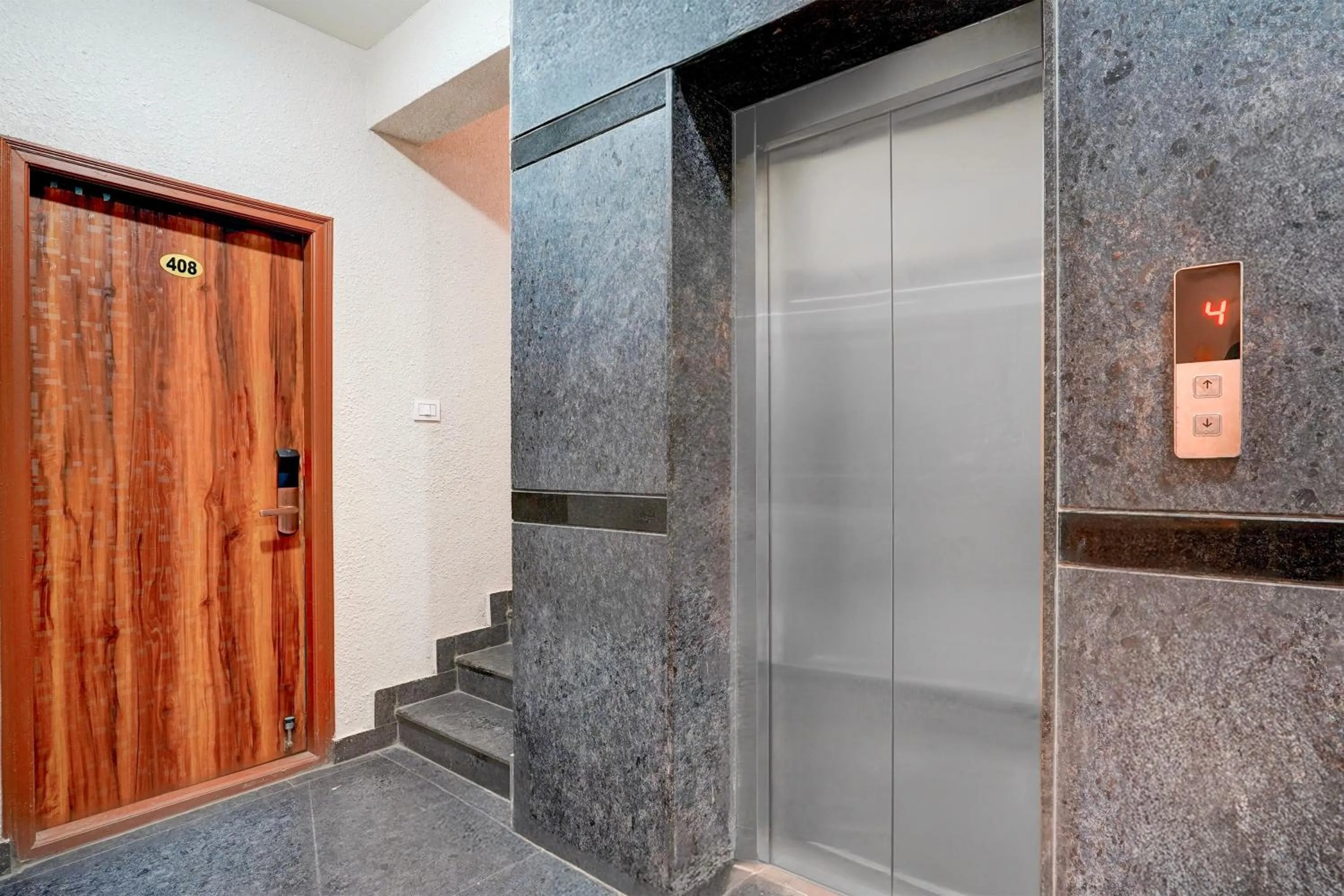 Lobby or reception in Super Townhouse Marathahalli Near Sri Nagalingeshwar Swamy Temple Formerly Hotel Avenue