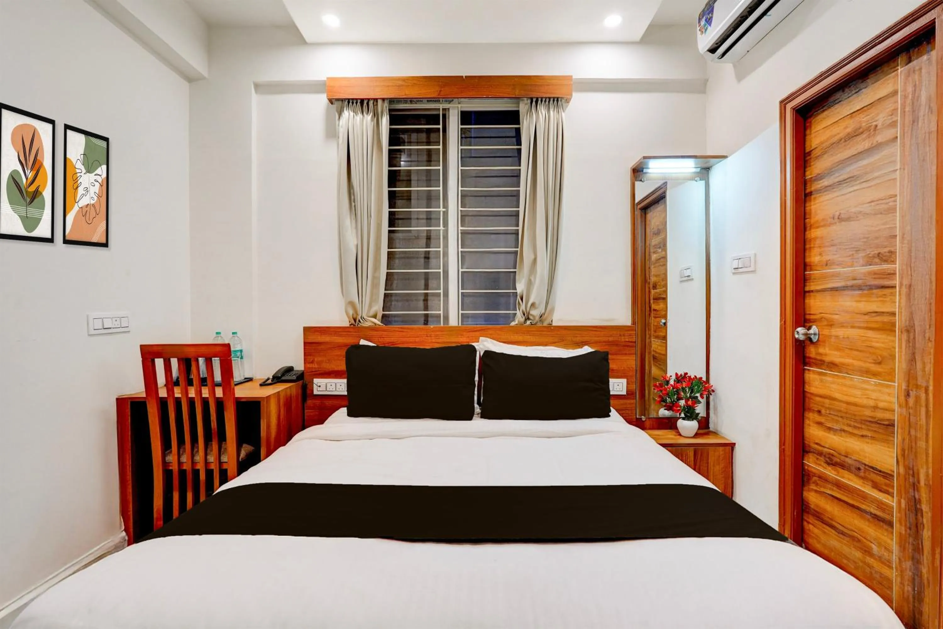 Bedroom, Bed in Super Townhouse Marathahalli Near Sri Nagalingeshwar Swamy Temple Formerly Hotel Avenue