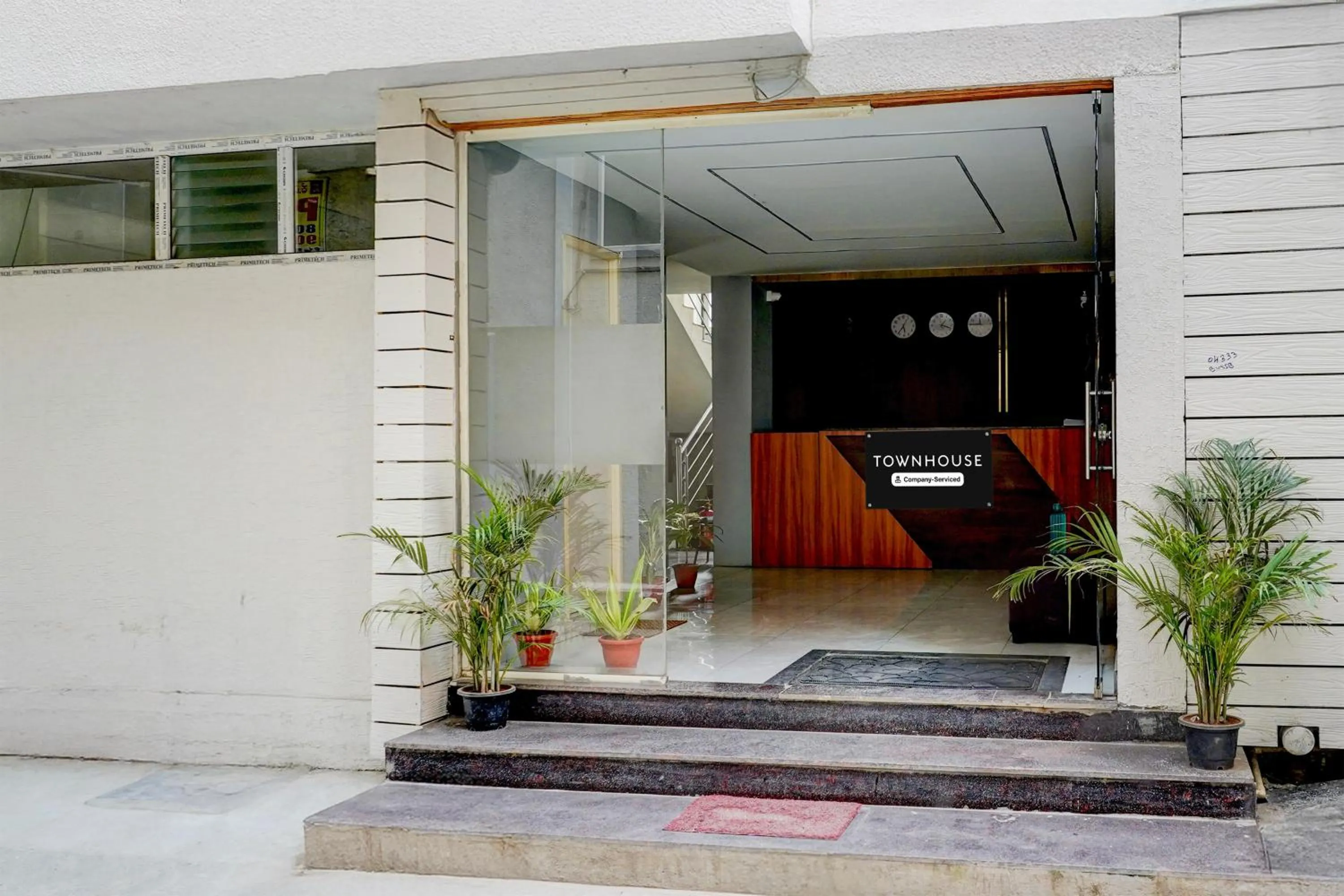 Facade/entrance in Super Townhouse Marathahalli Near Sri Nagalingeshwar Swamy Temple Formerly Hotel Avenue