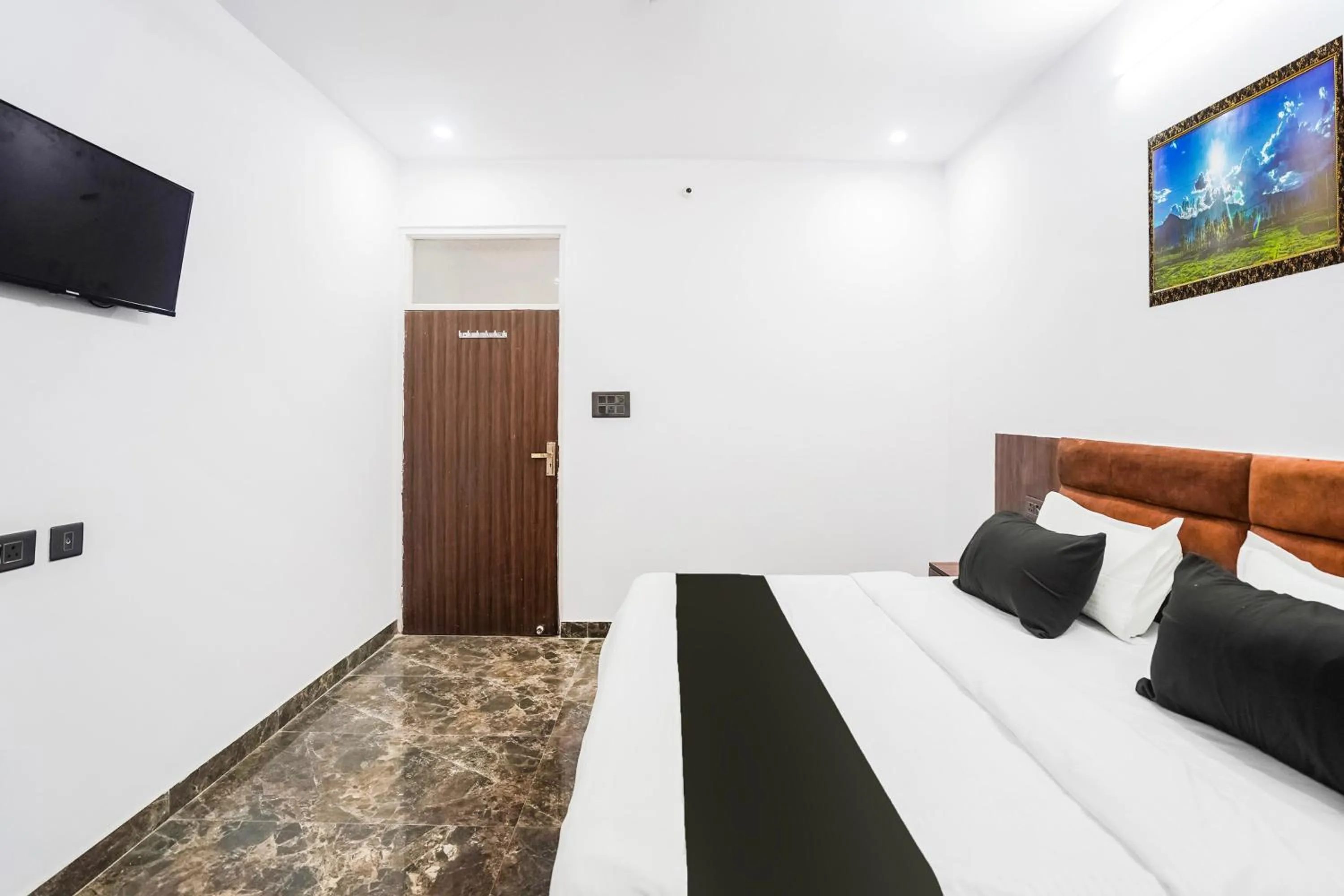 Bedroom, Bed in Hotel O Shivankar Paradise