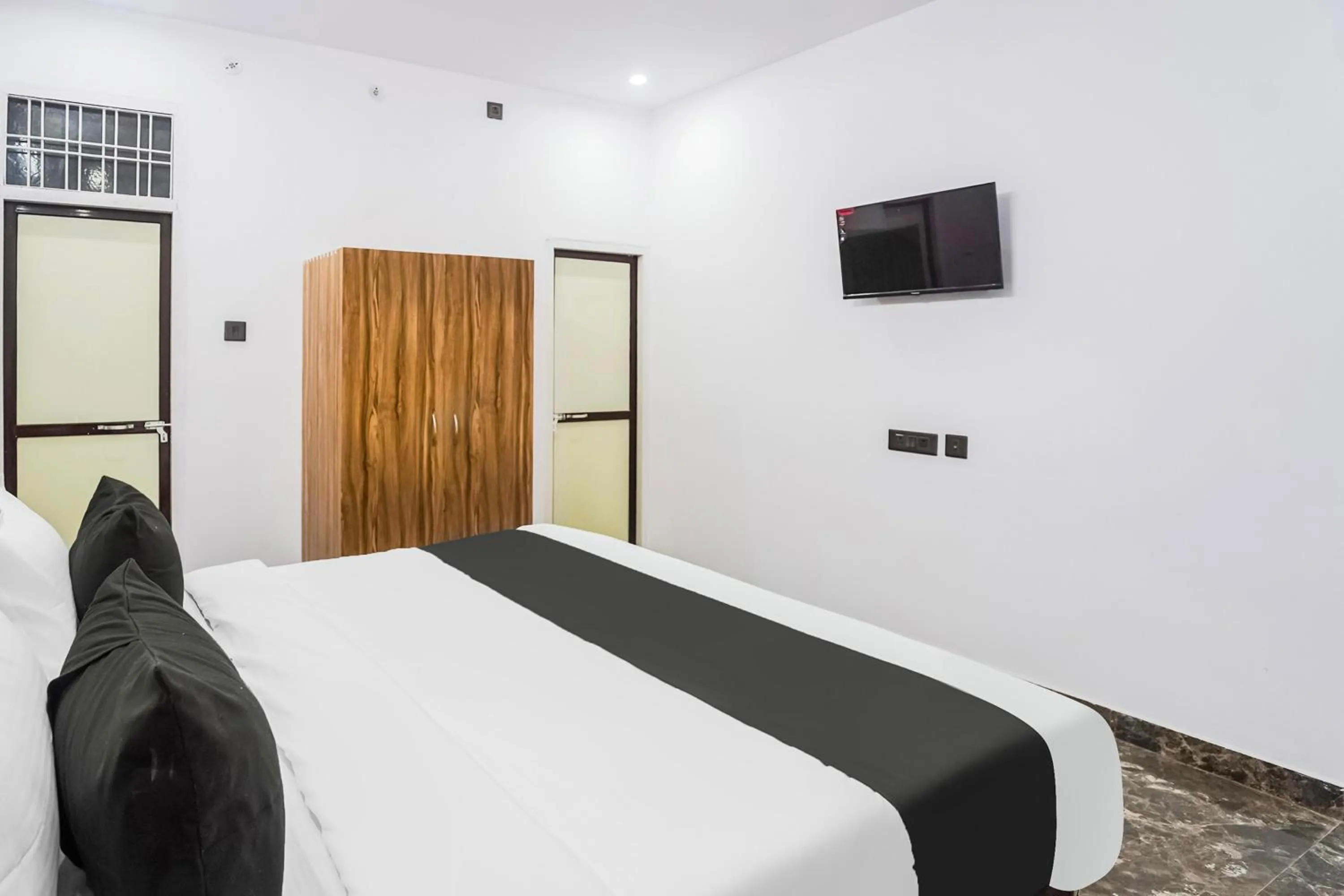 Bedroom, Bed in Hotel O Shivankar Paradise