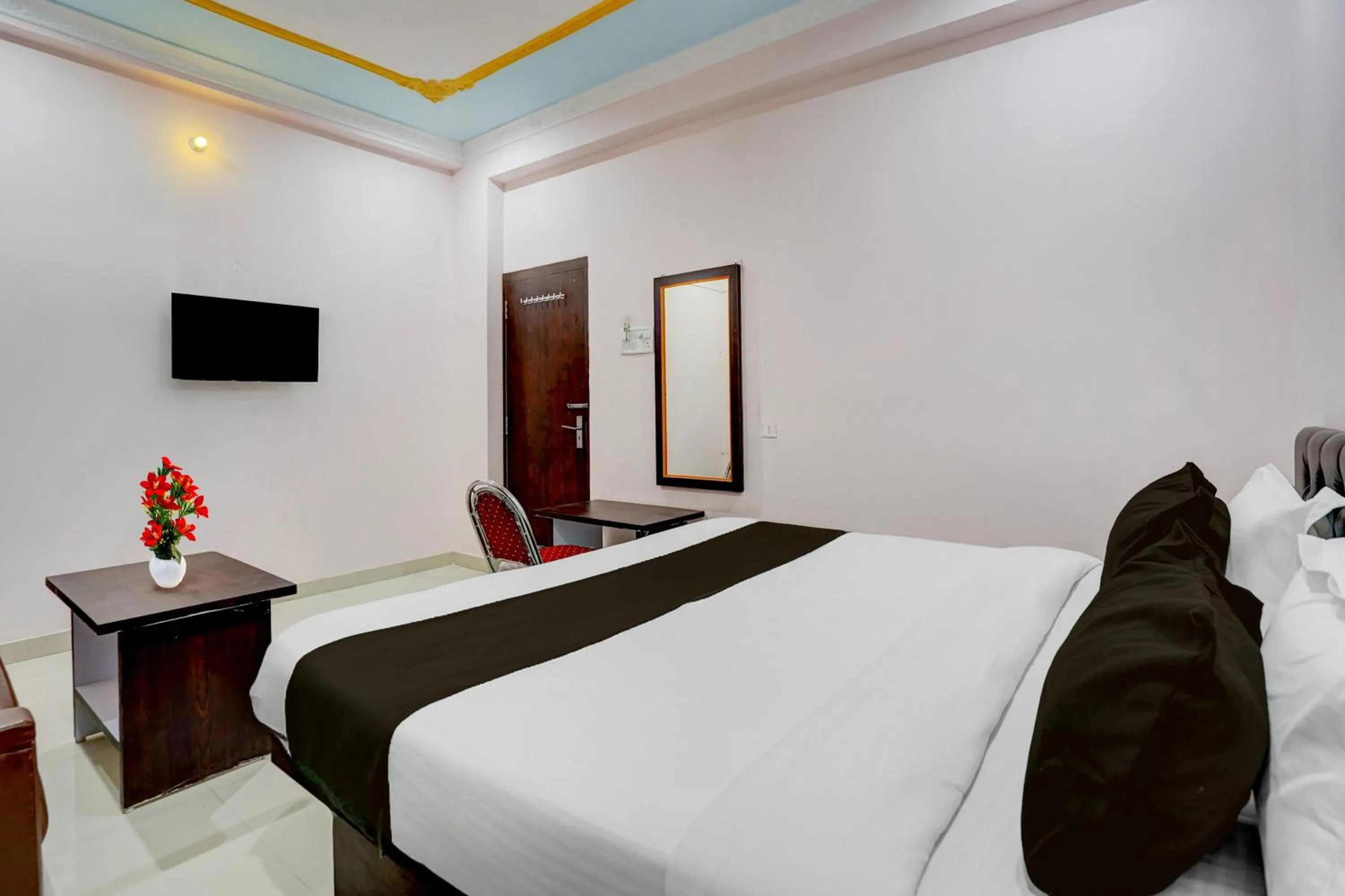 Bedroom, Bed in Super Collection O Patna Airport Formerly Hotel Shahi Mahal