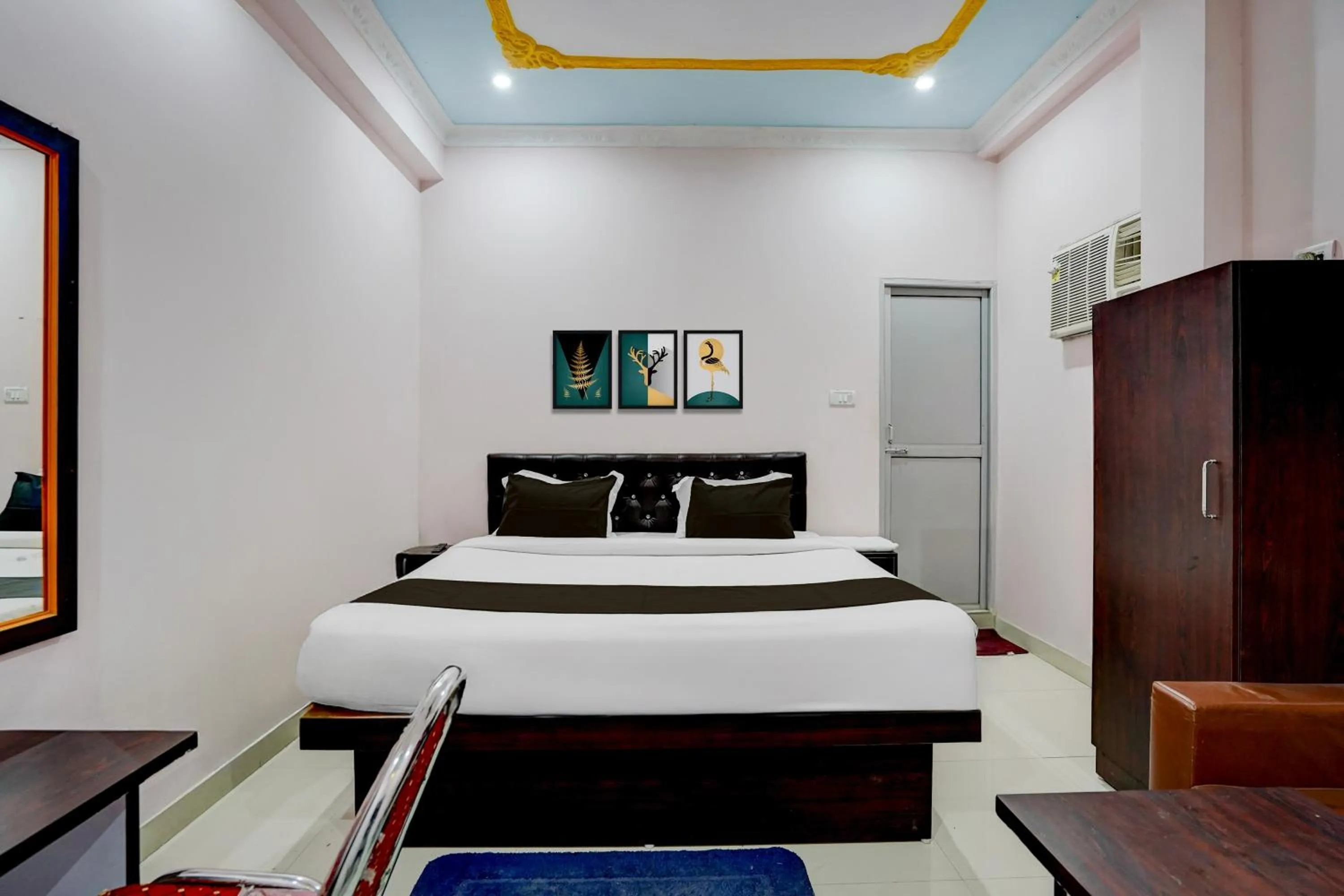 Bedroom, Bed in Super Collection O Patna Airport Formerly Hotel Shahi Mahal