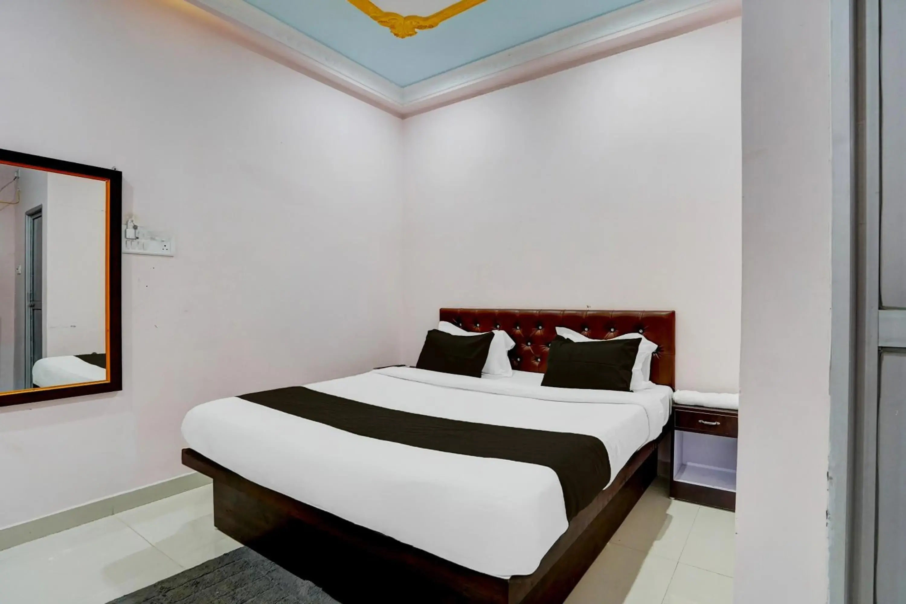 Classic Triple Room - single occupancy in Super Collection O Patna Airport Formerly Hotel Shahi Mahal Classic Triple Room - single occupancy in Super Collection O Patna Airport Formerly Hotel Shahi Mahal