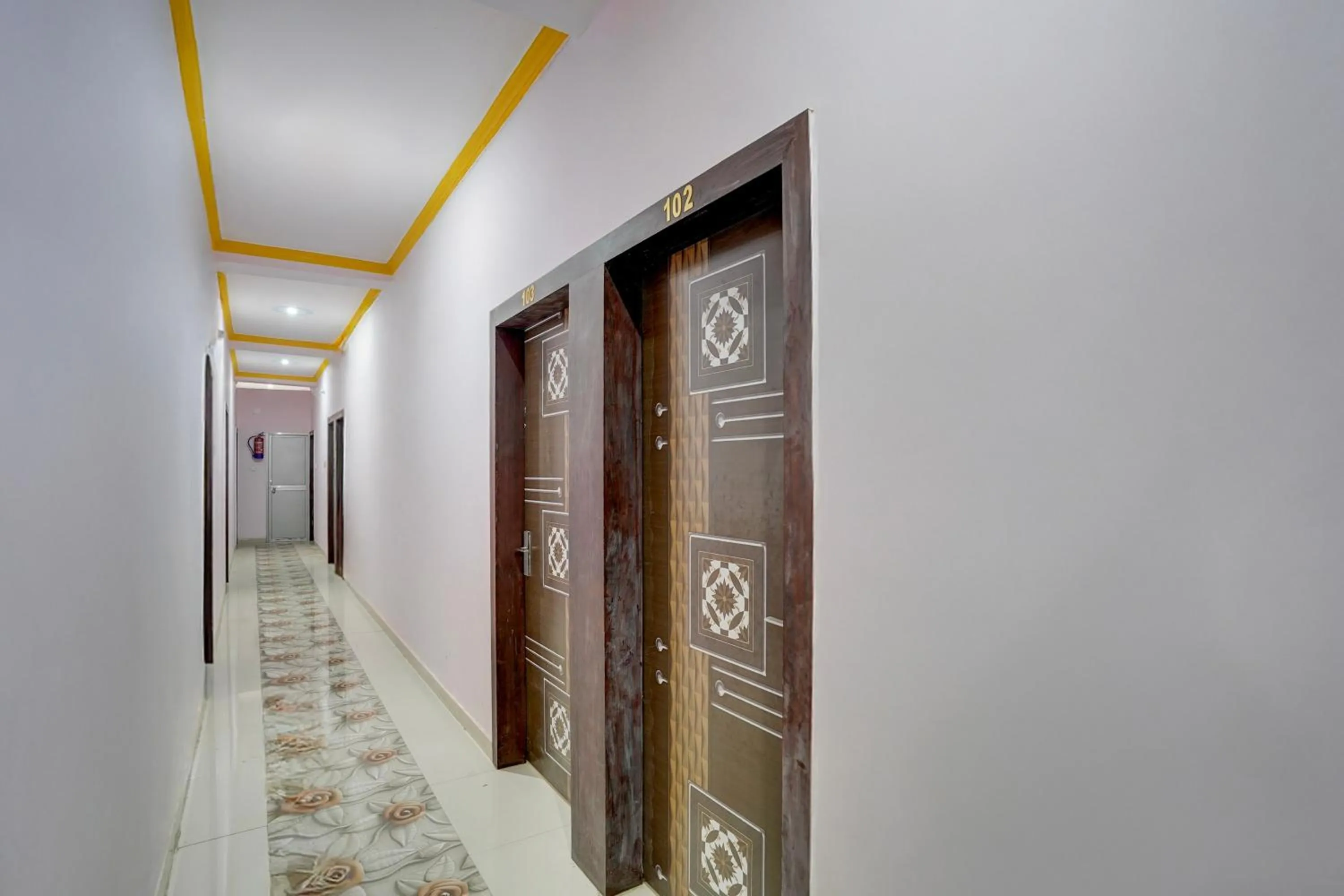 Lobby or reception in Super Collection O Patna Airport Formerly Hotel Shahi Mahal