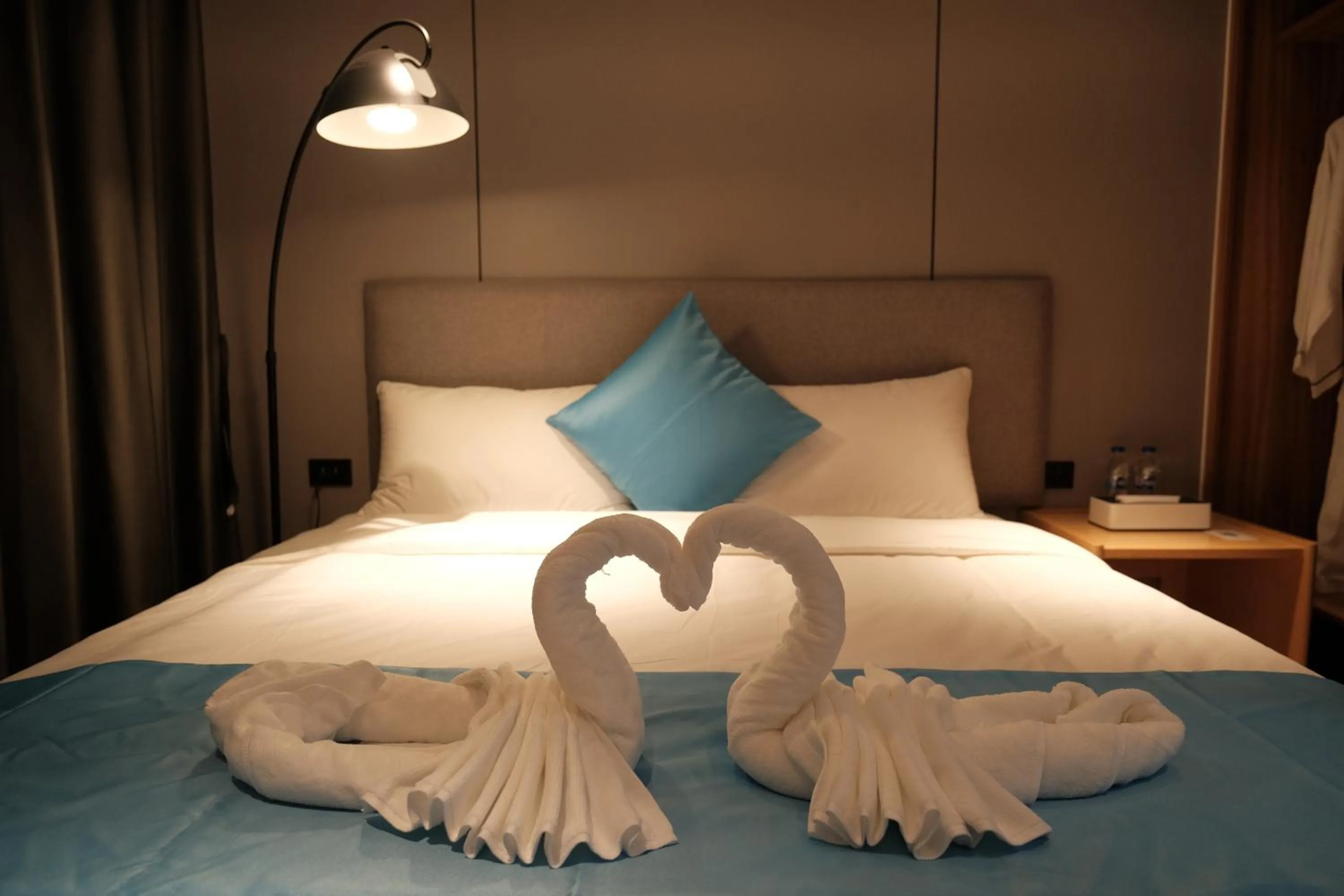 Bed in Golden Seagulls Hotel