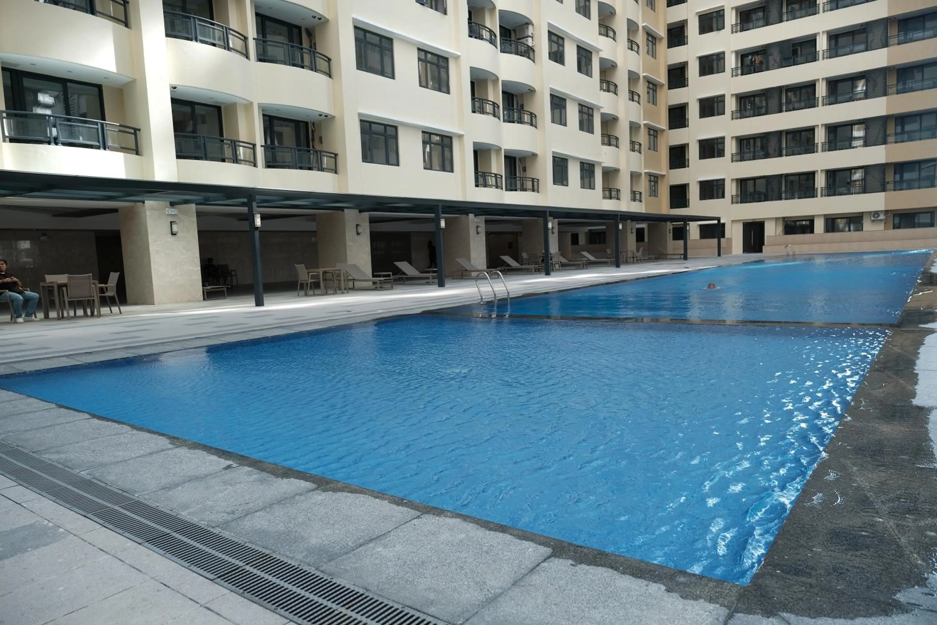 Swimming pool in Golden Seagulls Hotel