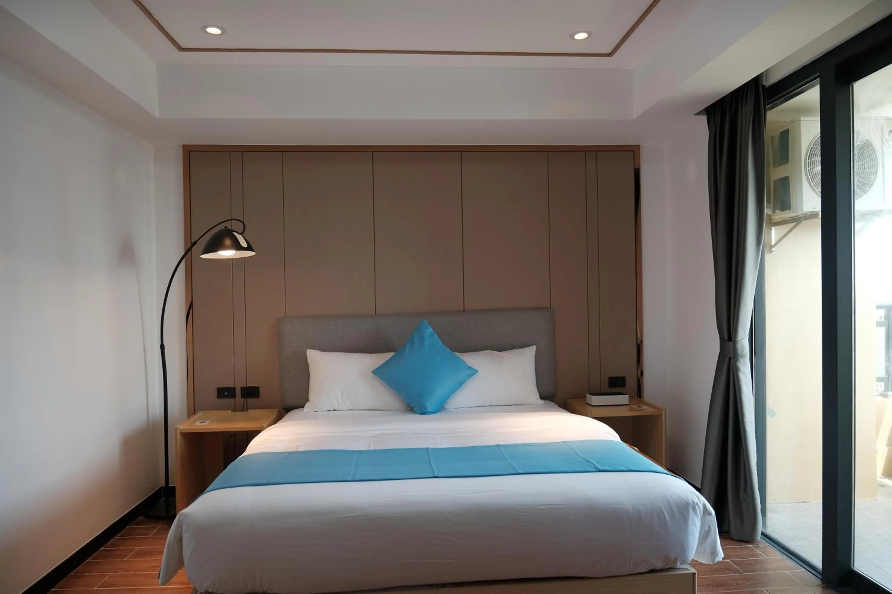 Bedroom, Bed in Golden Seagulls Hotel