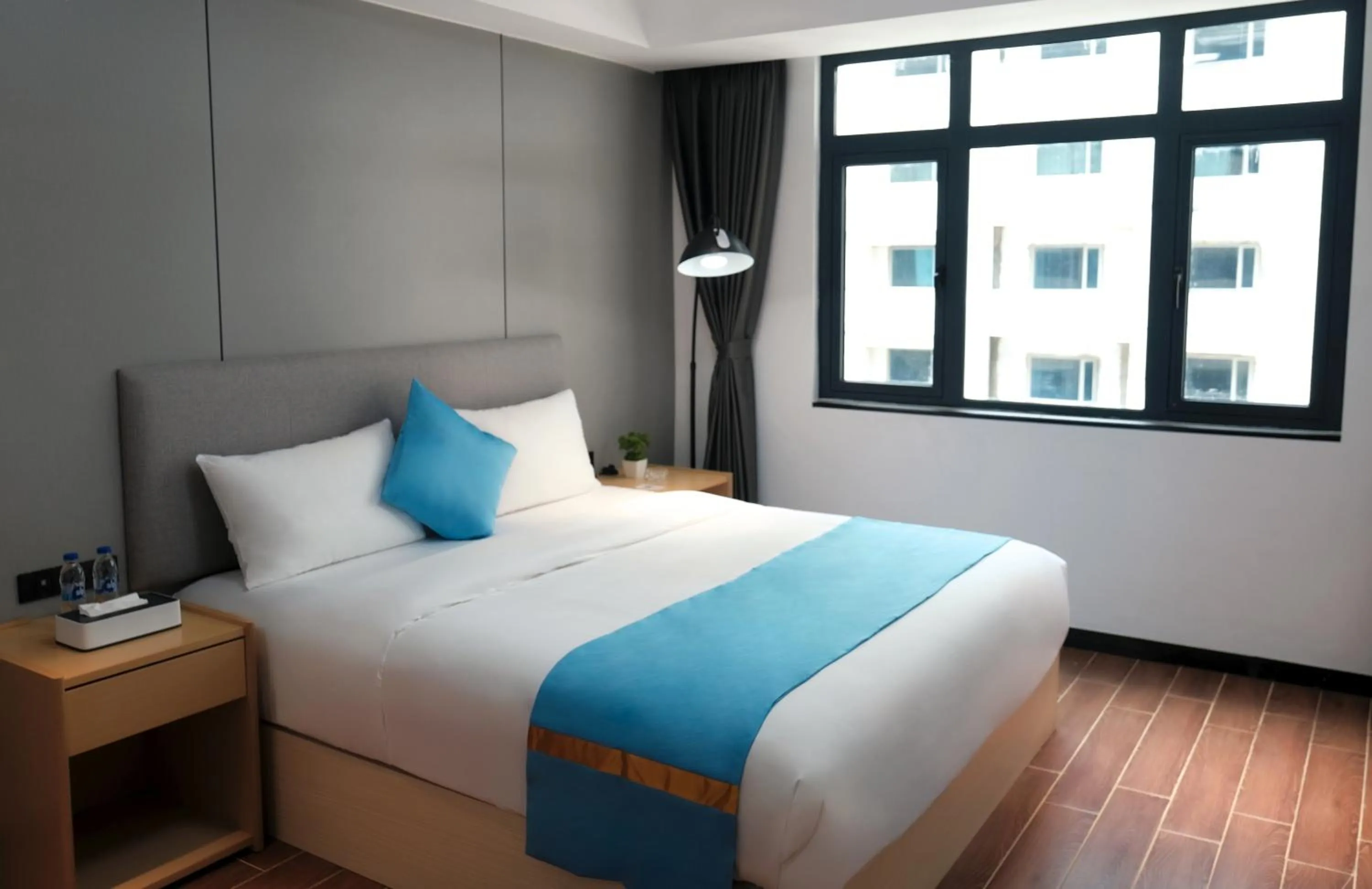 Bedroom, Bed in Golden Seagulls Hotel