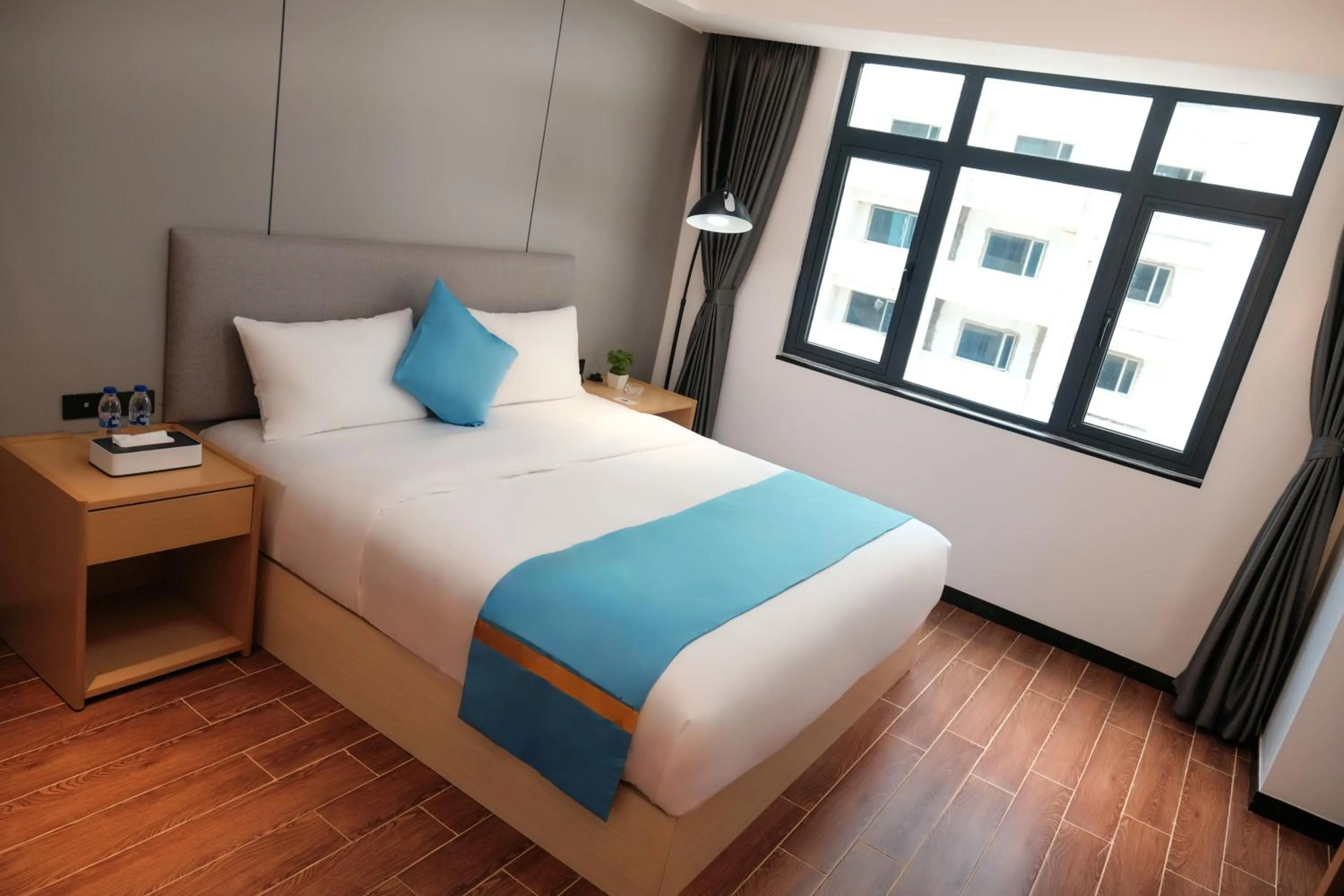 Deluxe Queen Suite in Golden Seagulls Hotel