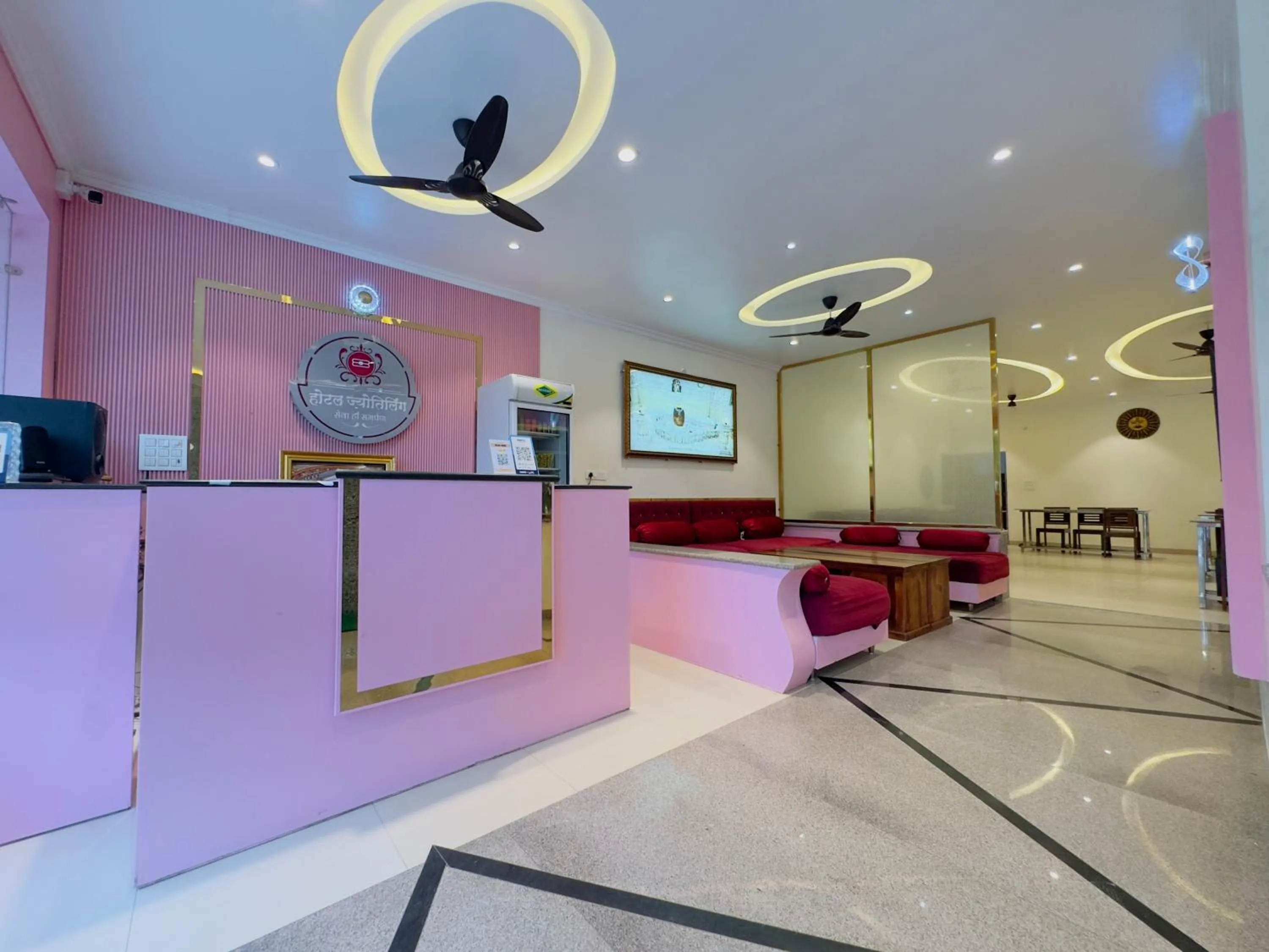 Lobby or reception in Hotel Jyotirlinga- One Way Drop to Mahakal Temple