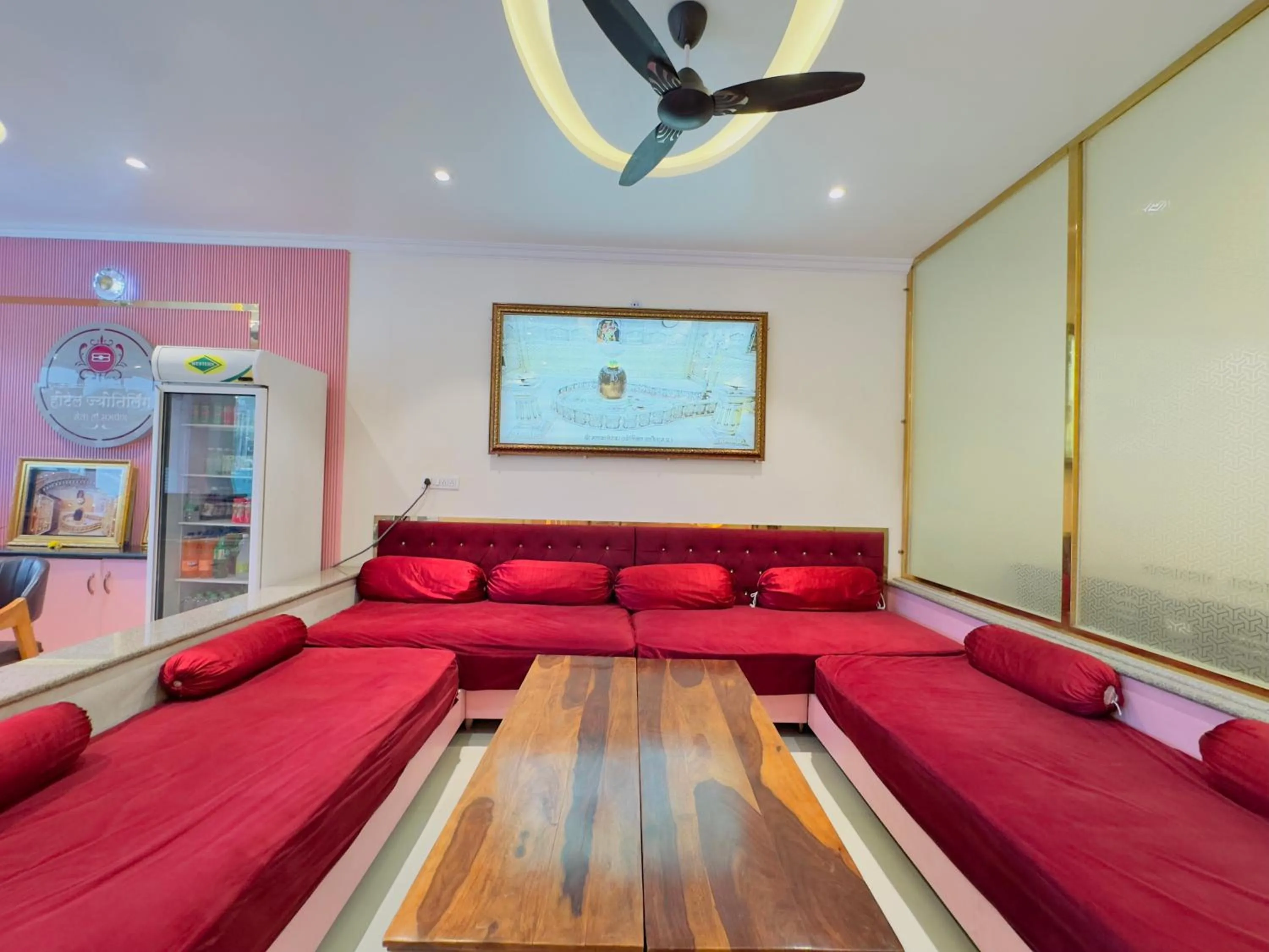 Lobby or reception in Hotel Jyotirlinga- One Way Drop to Mahakal Temple