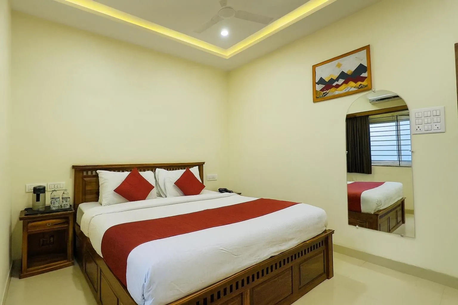 TV and multimedia, Bed in Hotel Jyotirlinga- One Way Drop to Mahakal Temple