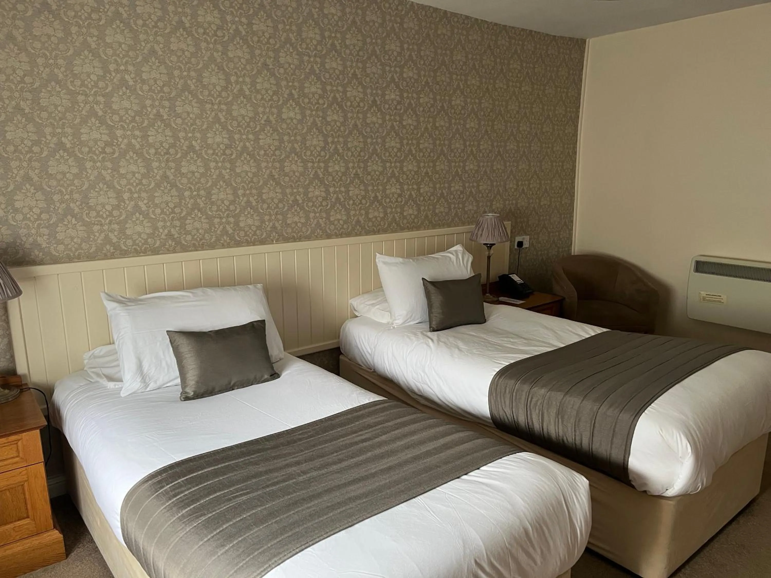 Bedroom, Bed in Best Western Valley Hotel