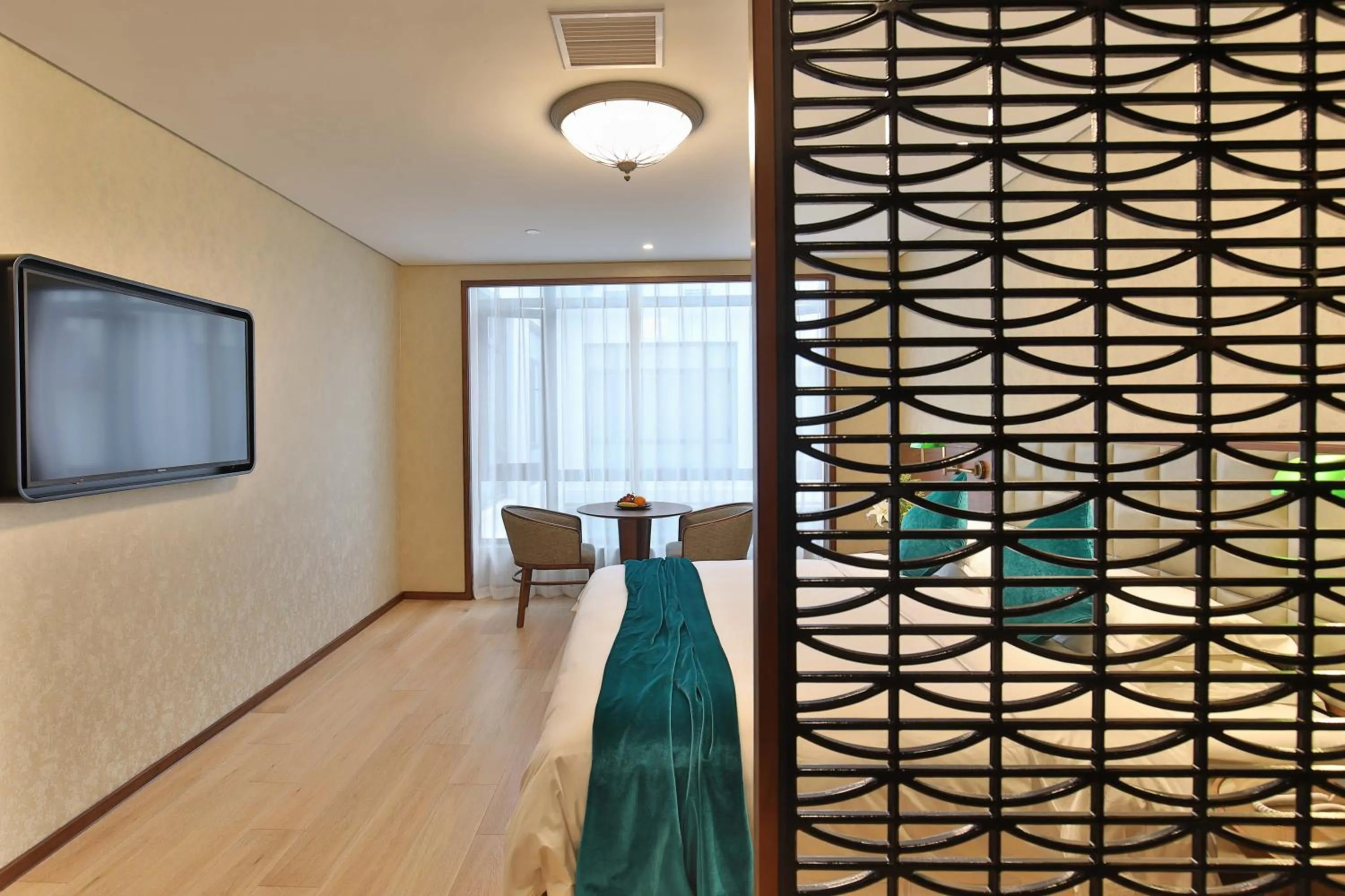 Photo of the whole room in SSAW Garden Hotel Ningbo Xikou